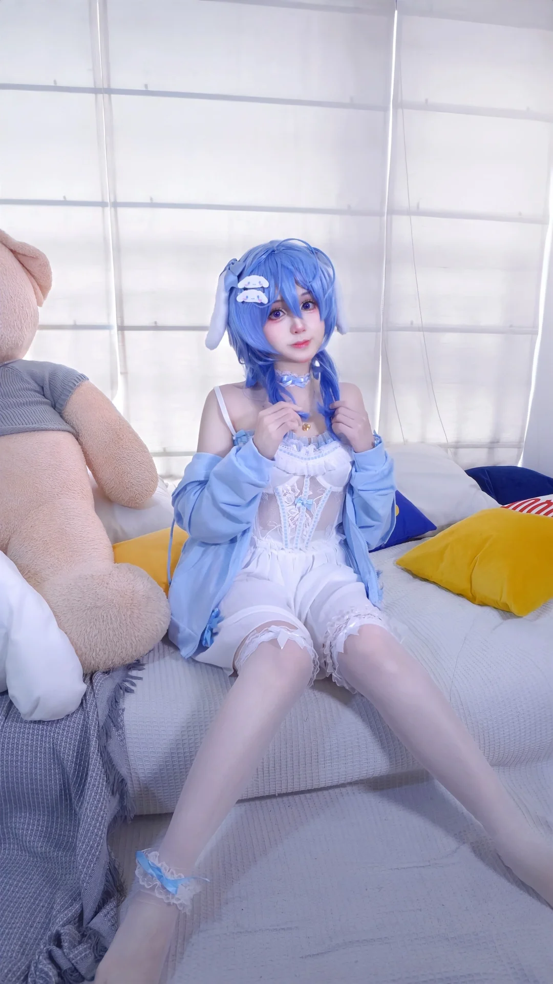 【甘雨cos】玉桂狗与甘雨的梦幻联动，喜茶联名款太绝啦 - 第 1 张