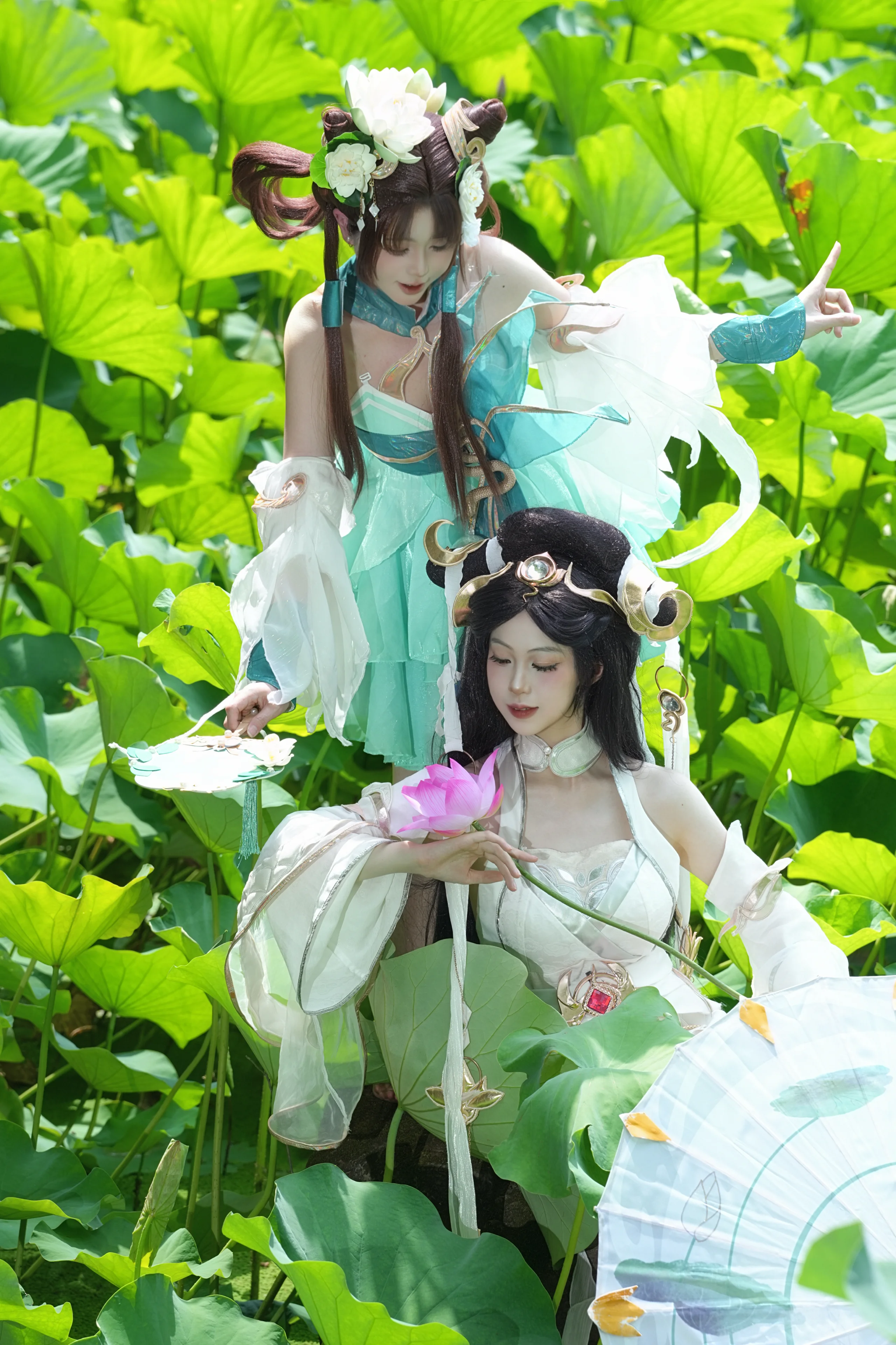[Da Qiao and Xiao Qiao (White Snake & Green Snake) Cosplay] The New Version of White and Green Snake Sisters in Old Guihu Lotus Pond