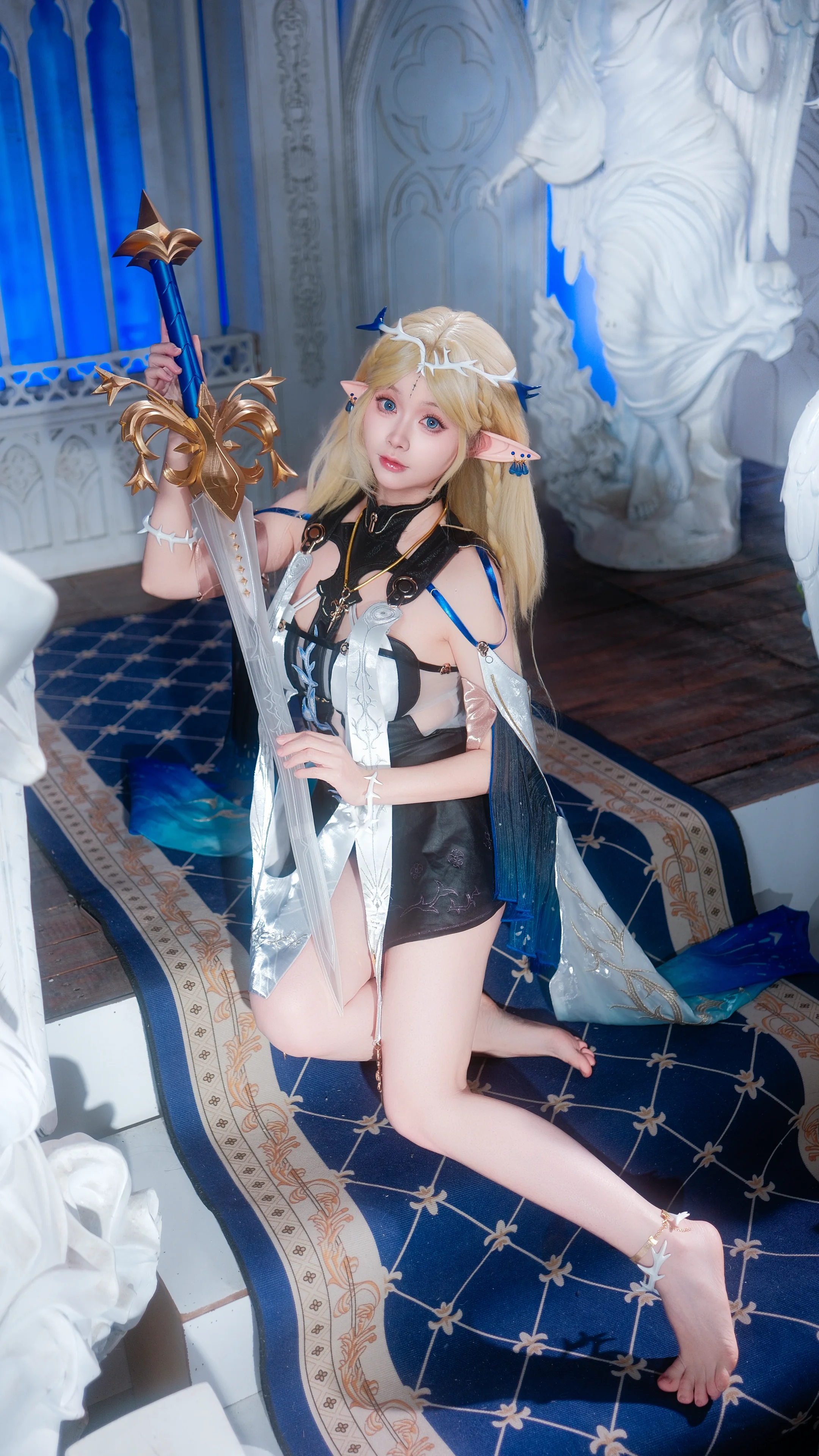 【卡提希婭cos】鳴潮裡的聖女，藍光下的精靈劍士 - 第 3 張
