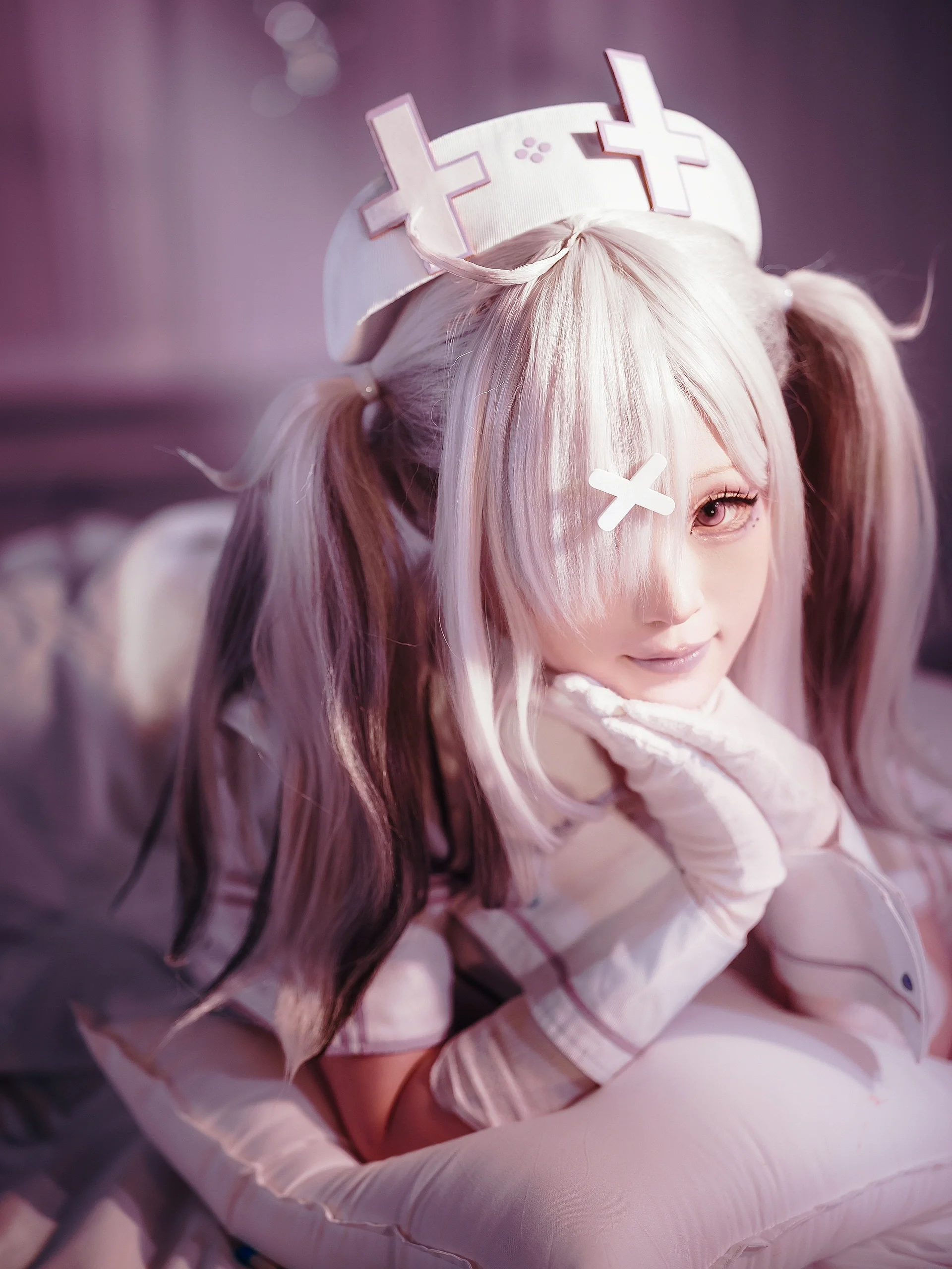 【健屋花那cos】彩虹社白色护士装，还原恋色病栋氛围 - 第 2 张