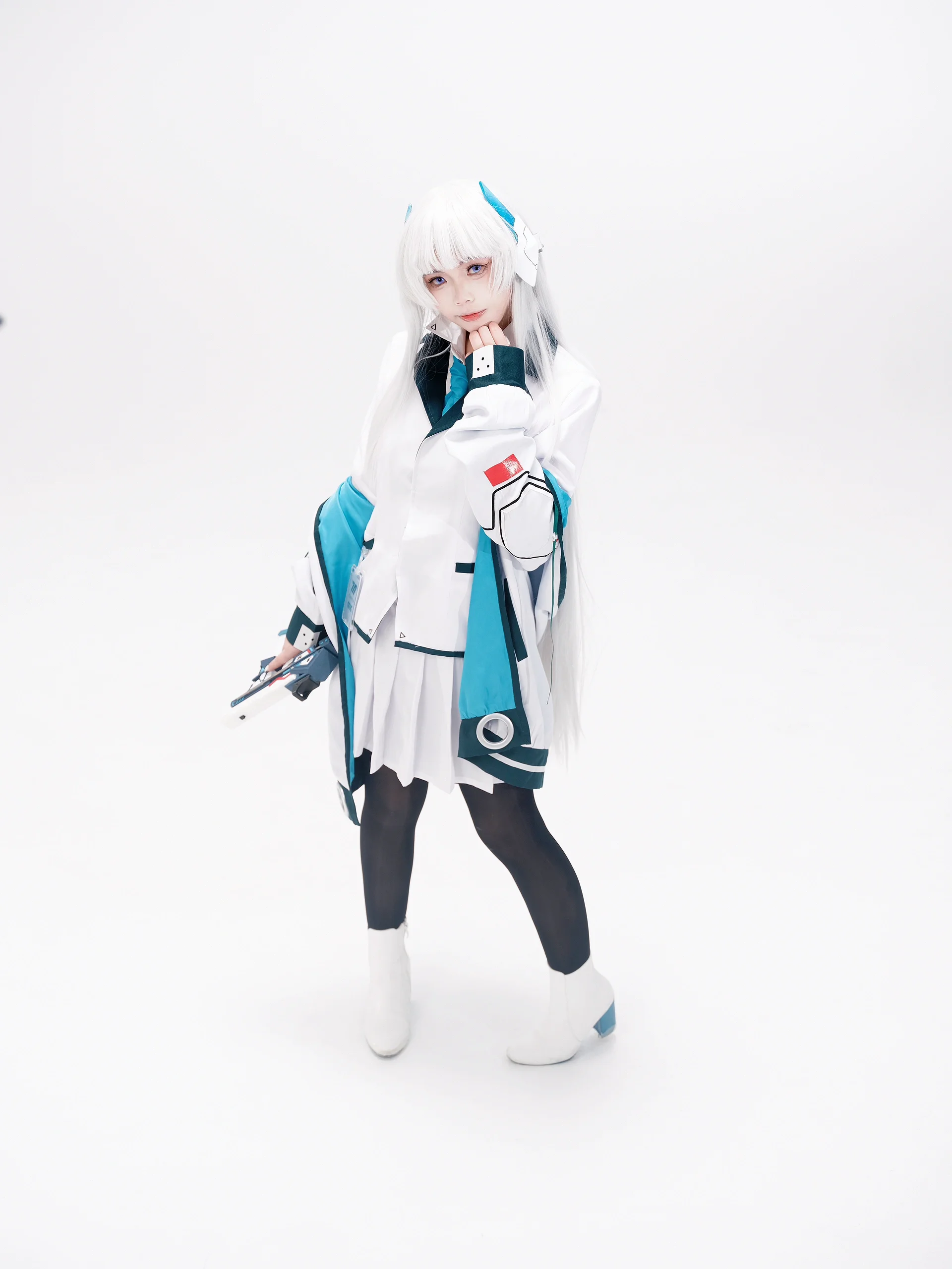 【生塩ノア コスプレ】ブルーアーカイブの知的な秘書、スタジオ撮影の記録 - 12 枚目