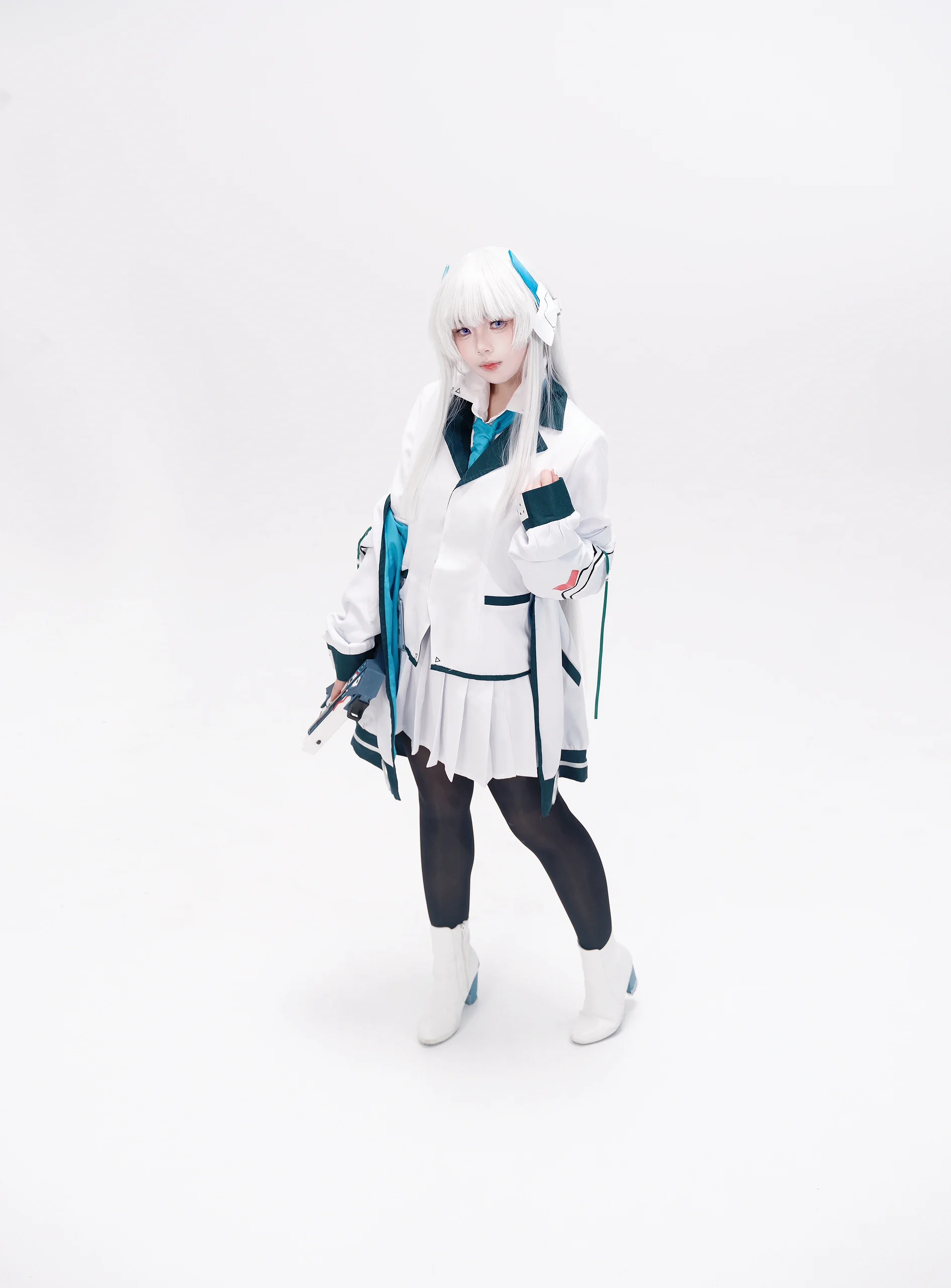 【生塩ノア コスプレ】ブルーアーカイブの知的な秘書、スタジオ撮影の記録 - 15 枚目