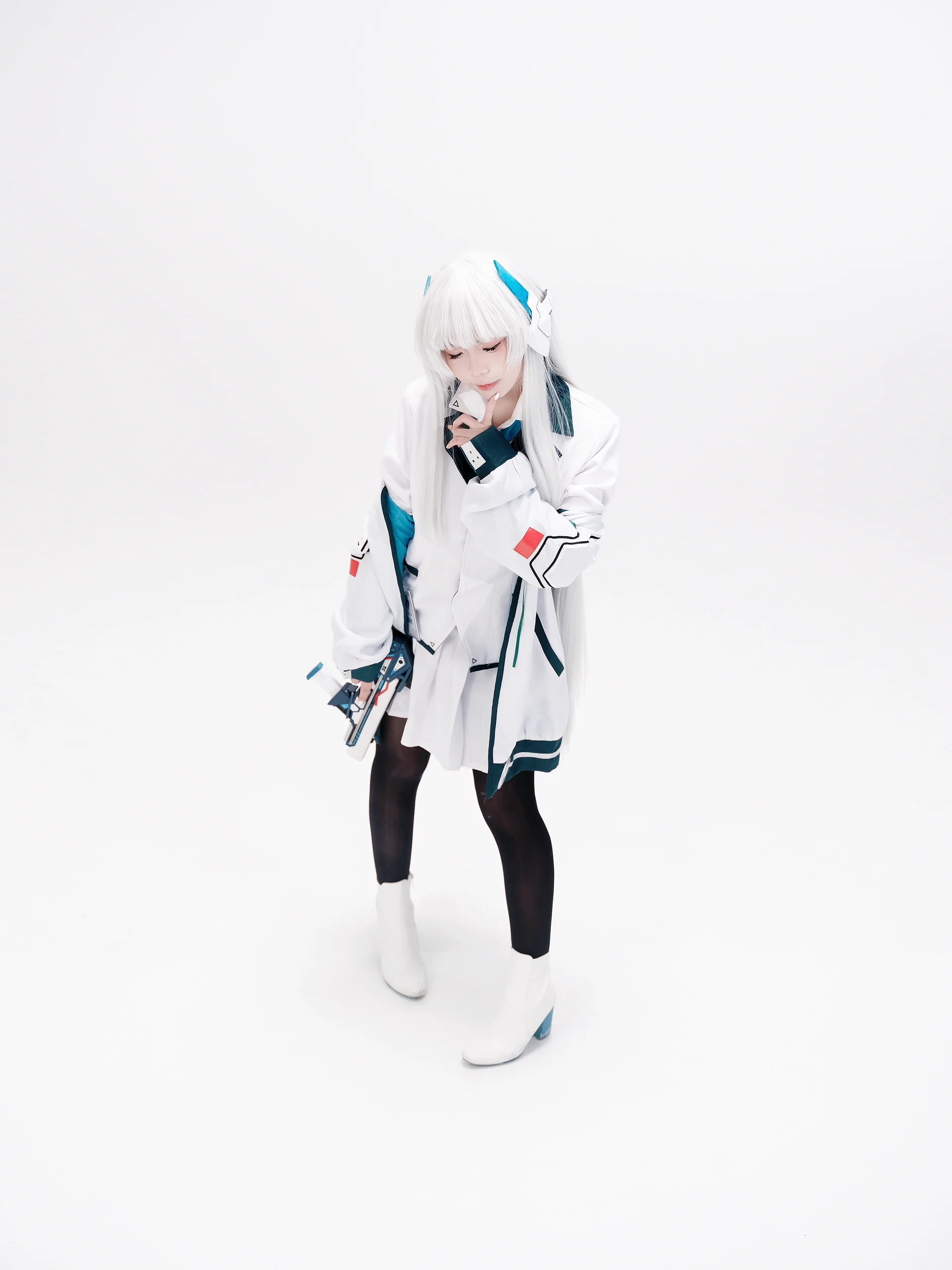 【生塩ノア コスプレ】ブルーアーカイブの知的な秘書、スタジオ撮影の記録 - 17 枚目