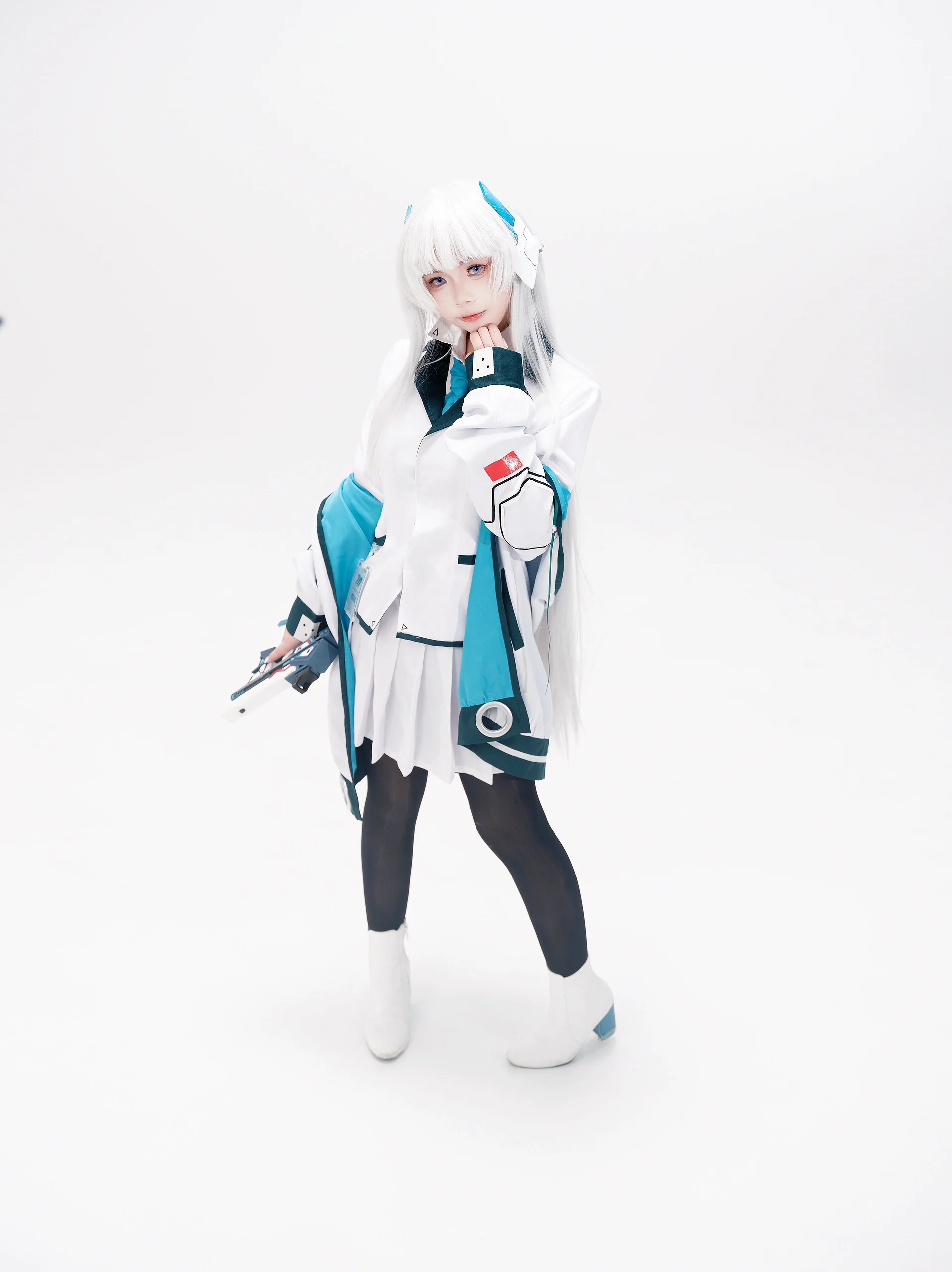 【生塩ノア コスプレ】ブルーアーカイブの知的な秘書、スタジオ撮影の記録 - 4 枚目