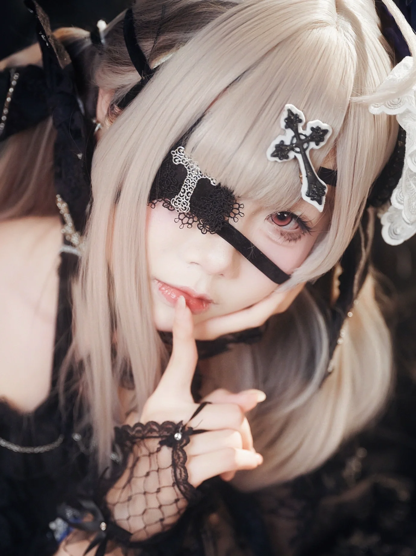 【健屋花那cos】彩虹社的哥特少女，在古董房间的暗黑试炼