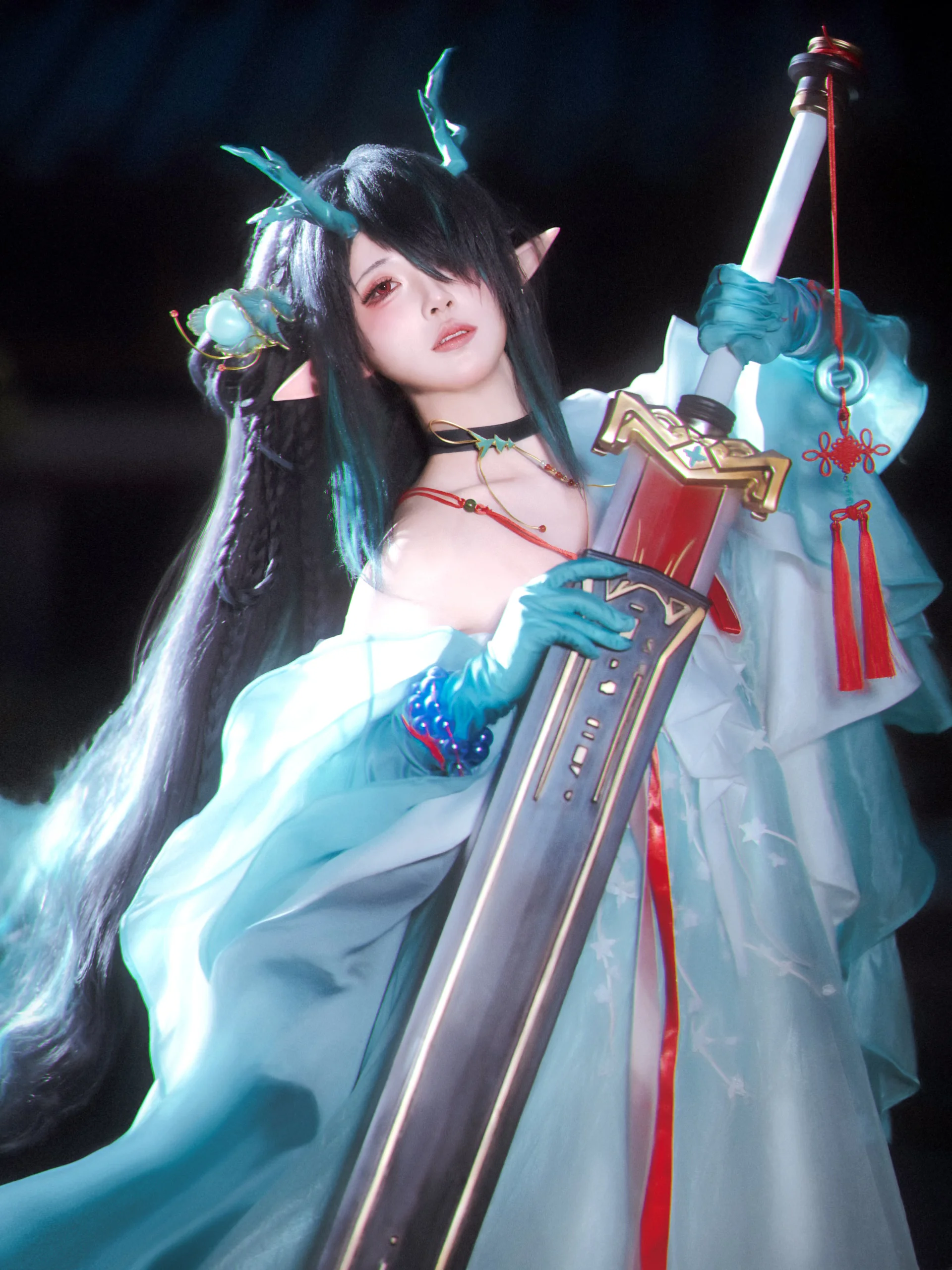【青玉砚cos】明日方舟，巨剑与龙角的质感