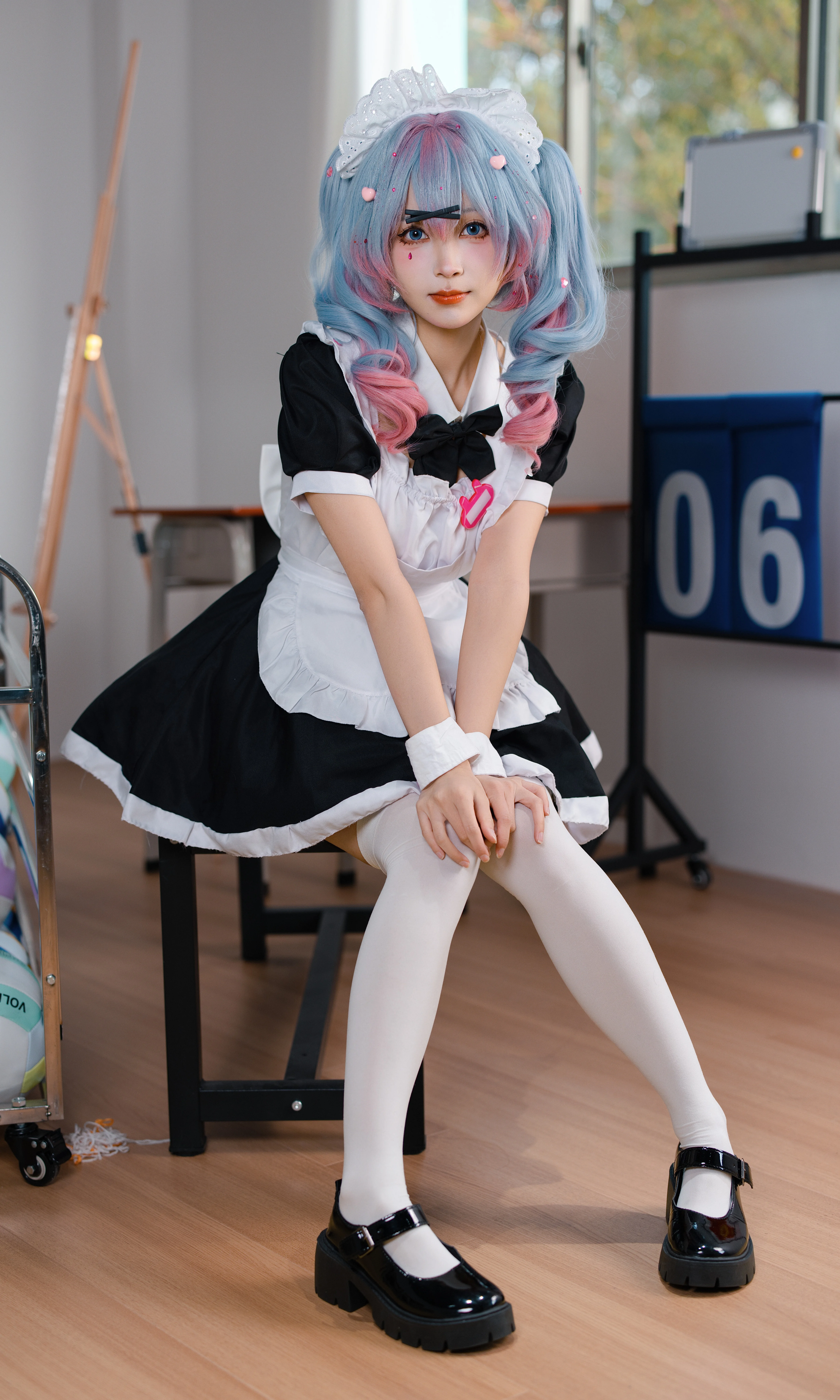 【初音未来cos】带着三角尺的教室女仆初音 - 第 10 张