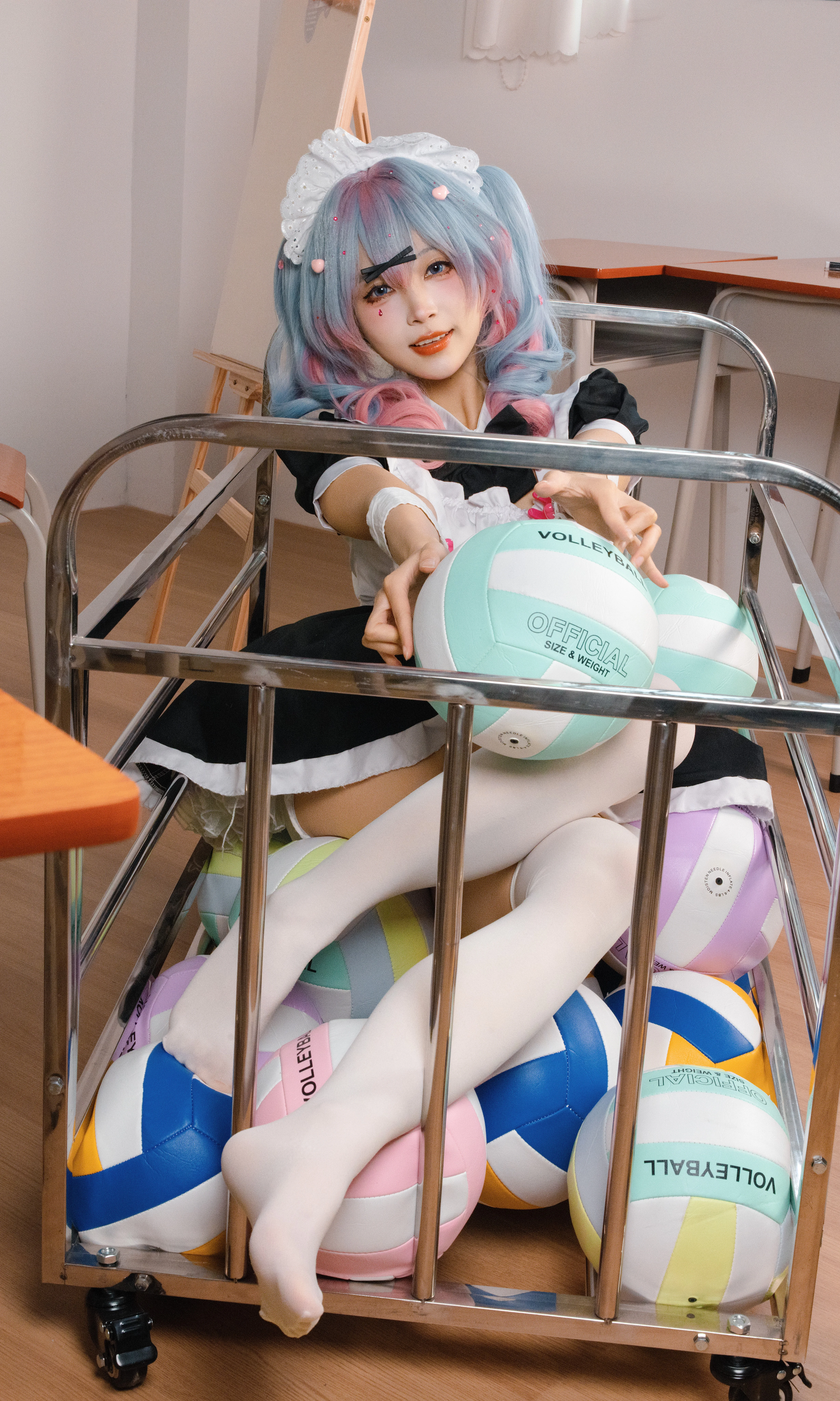 【初音未来cos】带着三角尺的教室女仆初音 - 第 6 张