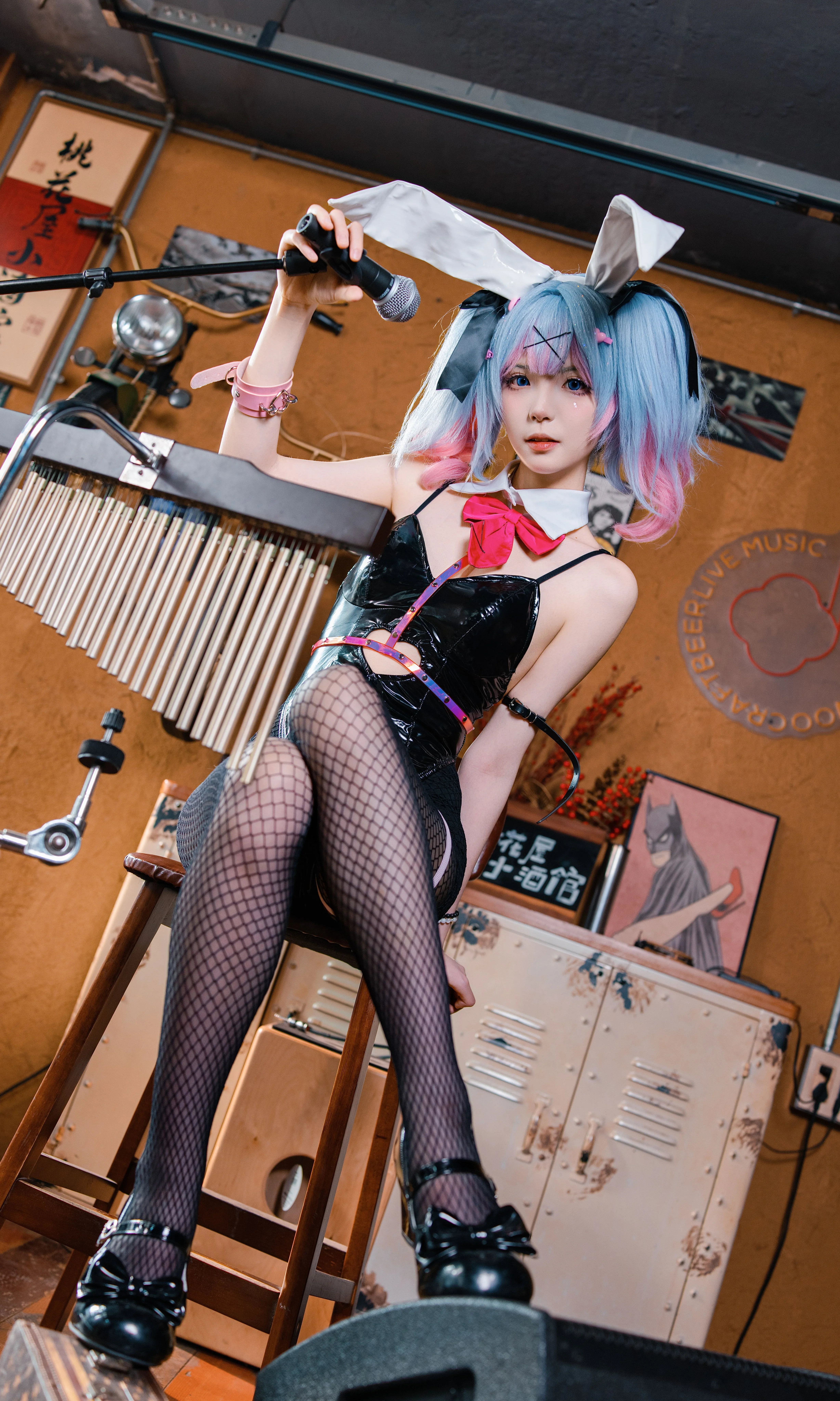 【初音未来cos】兔子洞里的摇滚兔女郎