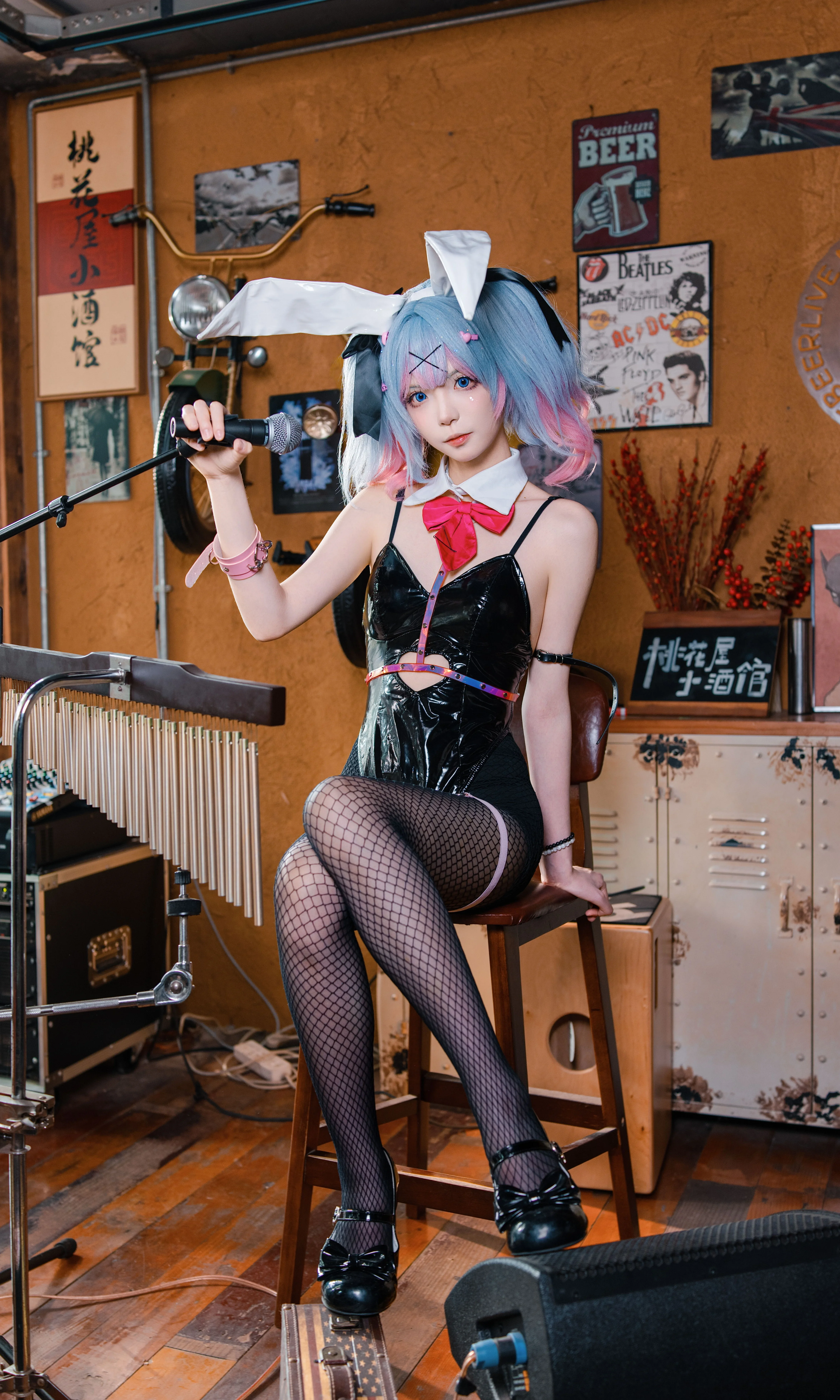 【初音未来cos】兔子洞里的摇滚兔女郎 - 第 2 张