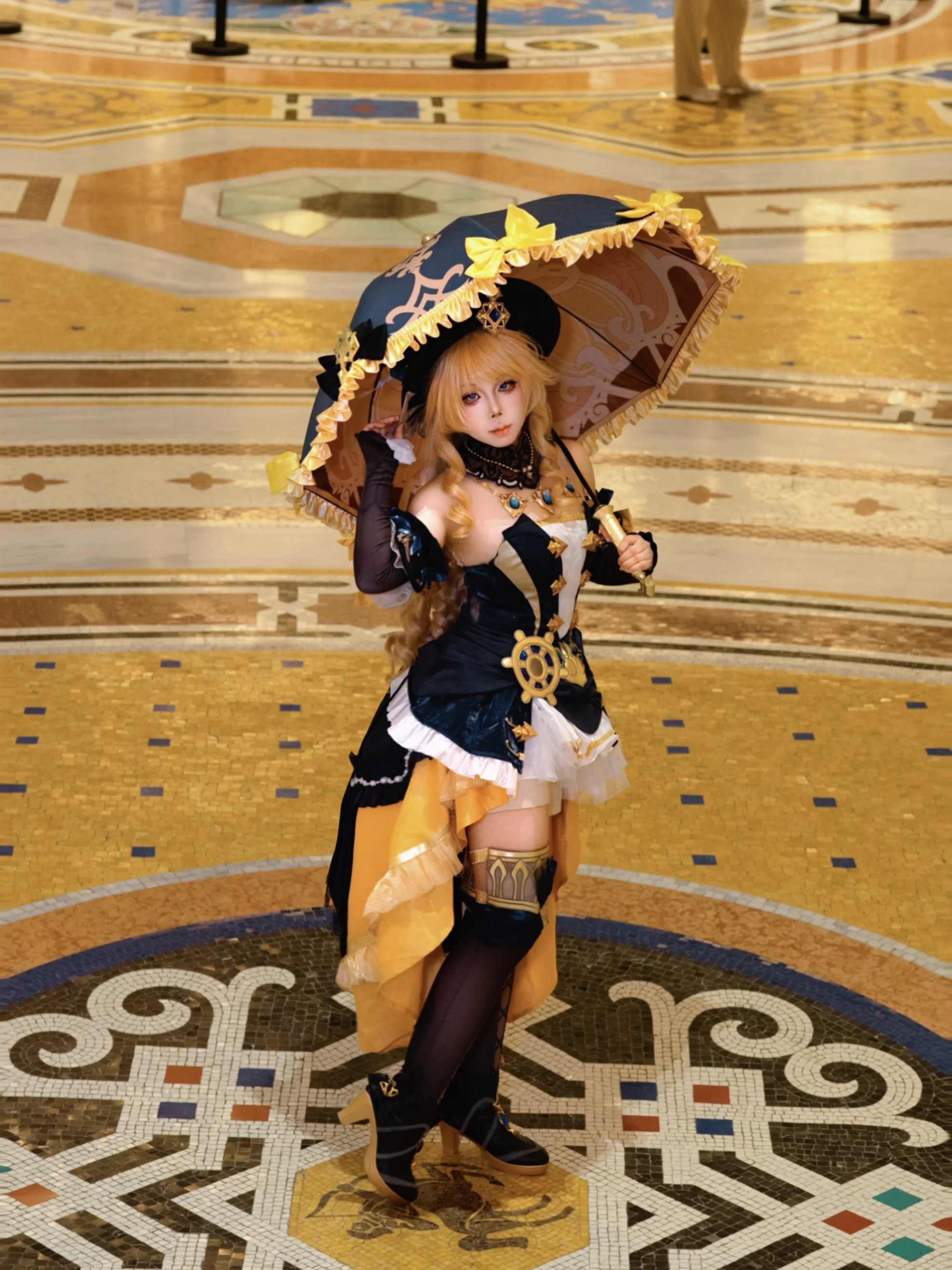 [Navia cosplay] Recreating the Elegance of the Spina di Rosula's Young Mistress at Foshan Louvre - Image 2