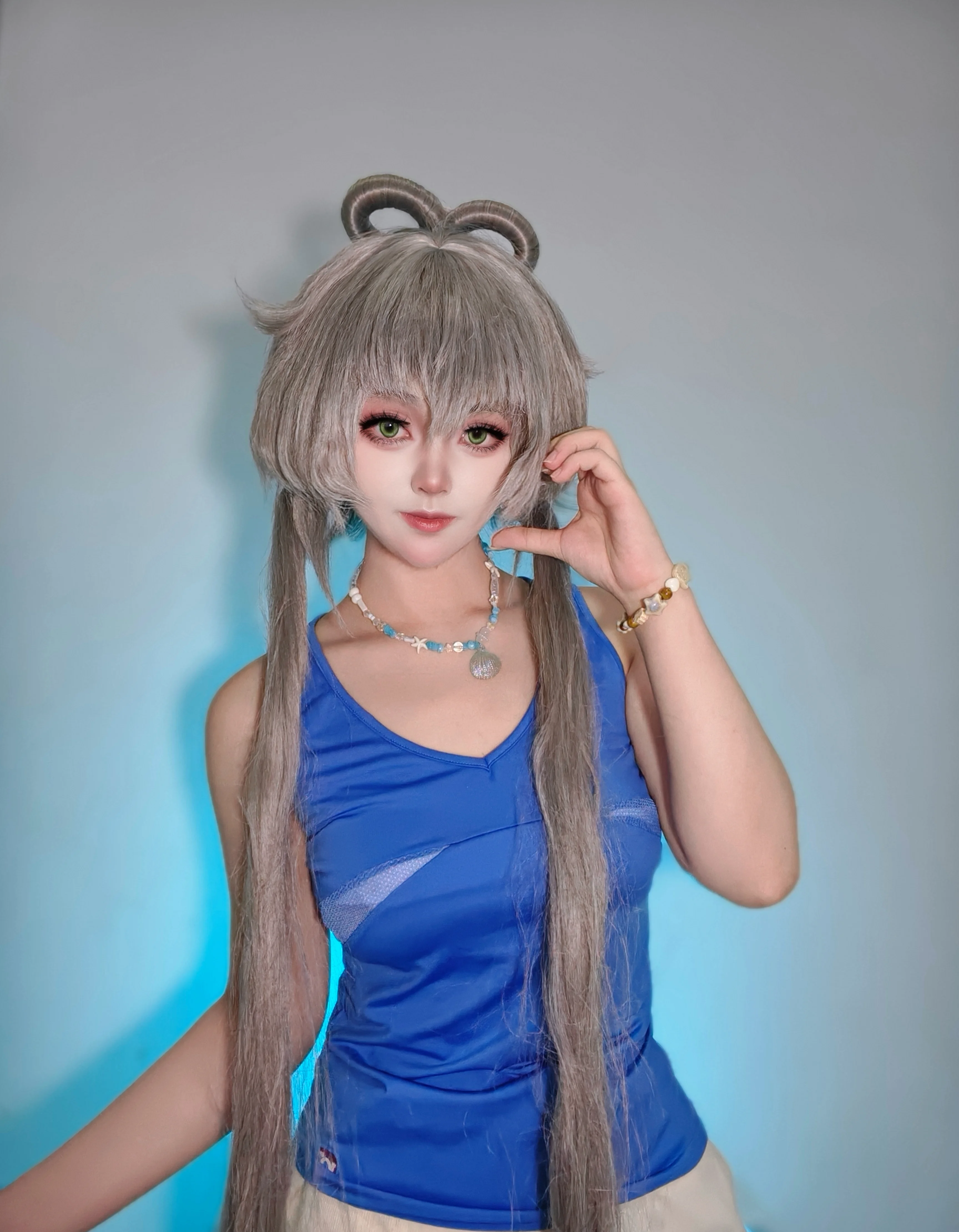 [Luo Tianyi cosplay] Blue Sporty Style: Casual Daily Life of the Silver-Gray Twin-Tails - Image 3
