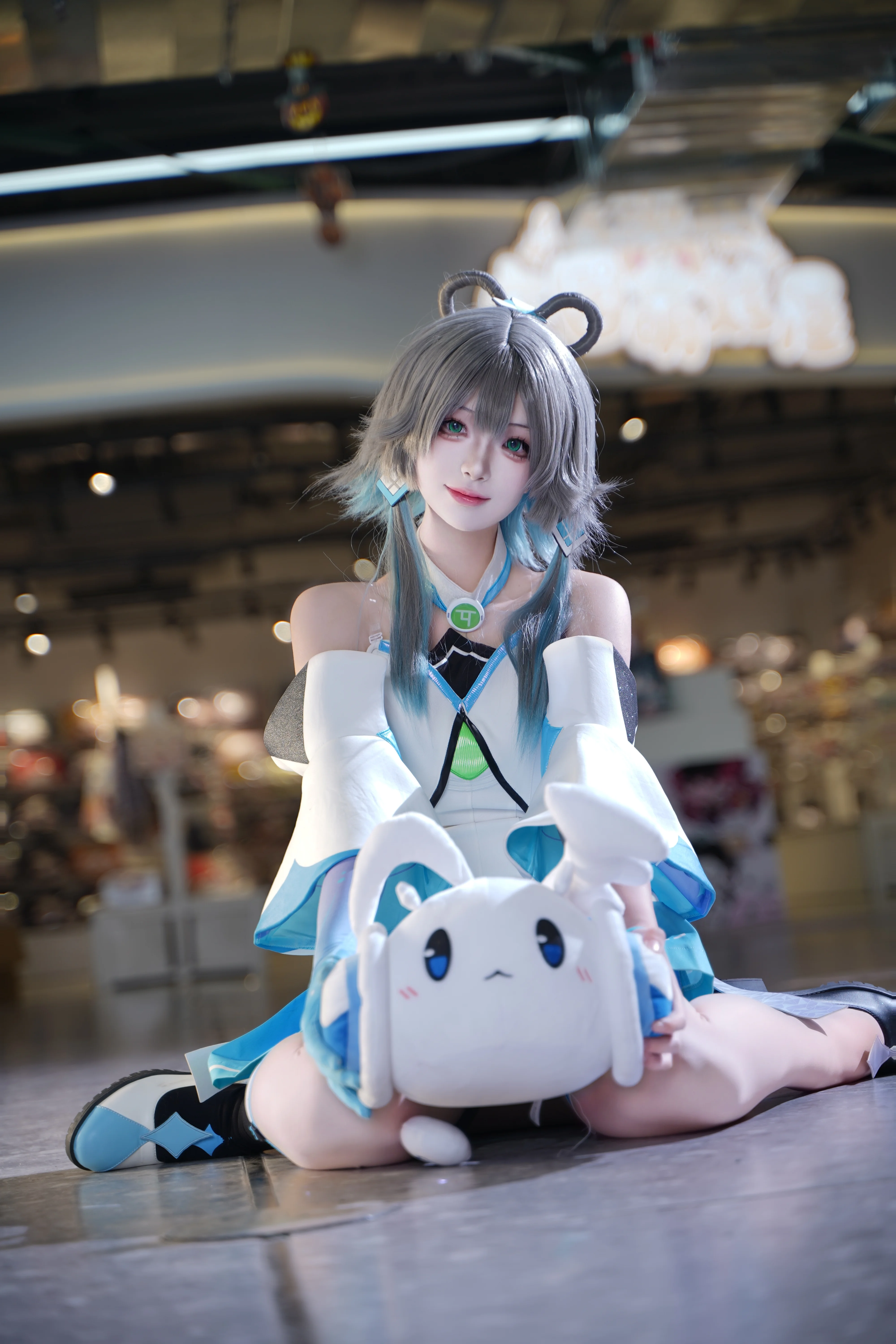 【洛天依 コスプレ】Vsinger歌姫が織りなす青と白、ステージの躍動する瞬間を再現 - 3 枚目