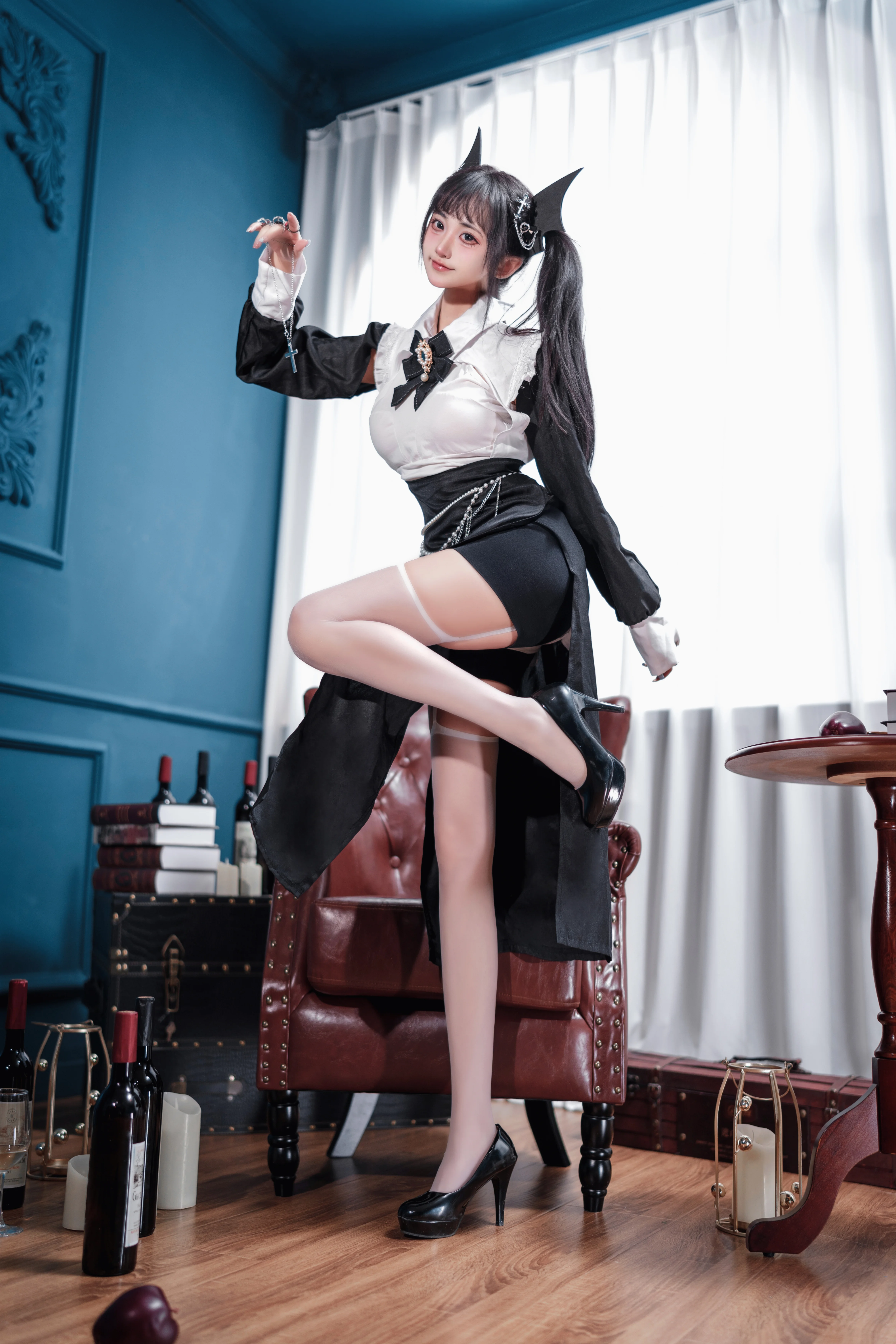 黑白风格下的小恶魔修女美学 - 第 4 张