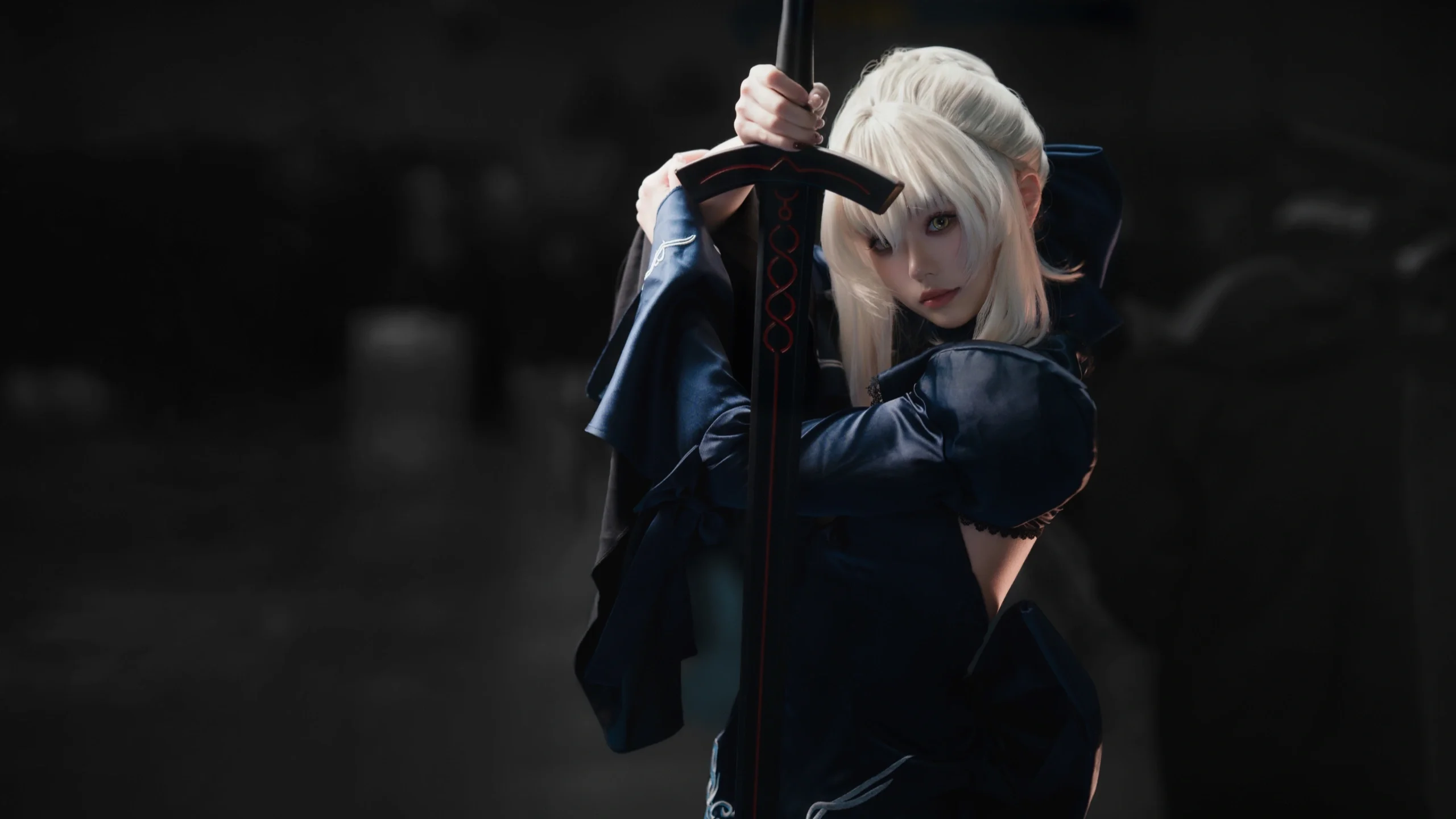 【Saber Alter cos】王首先要征服的果然是饥饿感 - 第 2 张