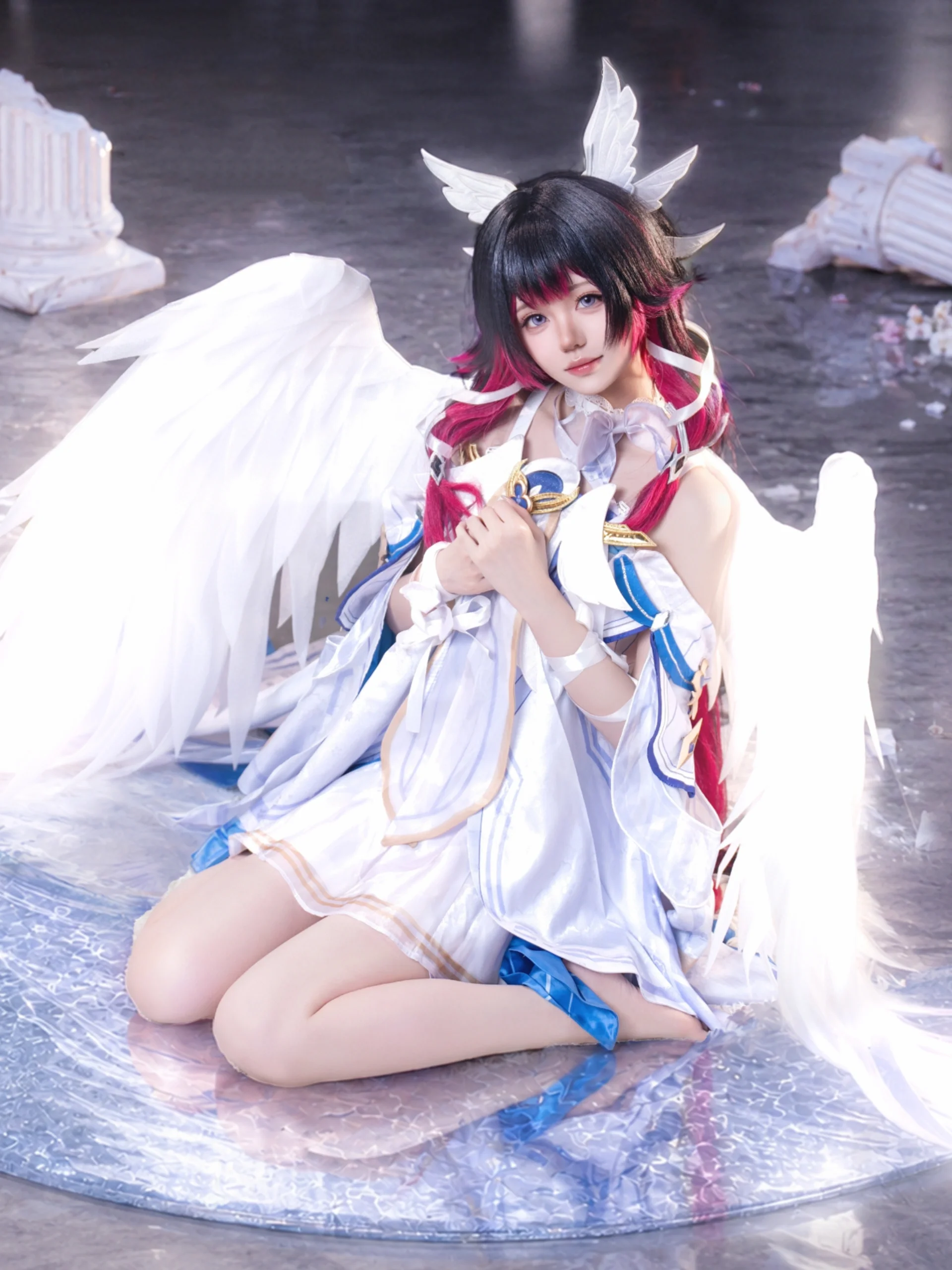 【コロンビーナ コスプレ】原神の天使、私の三日月ロッキングチェアに座ってみない？ - 1 枚目