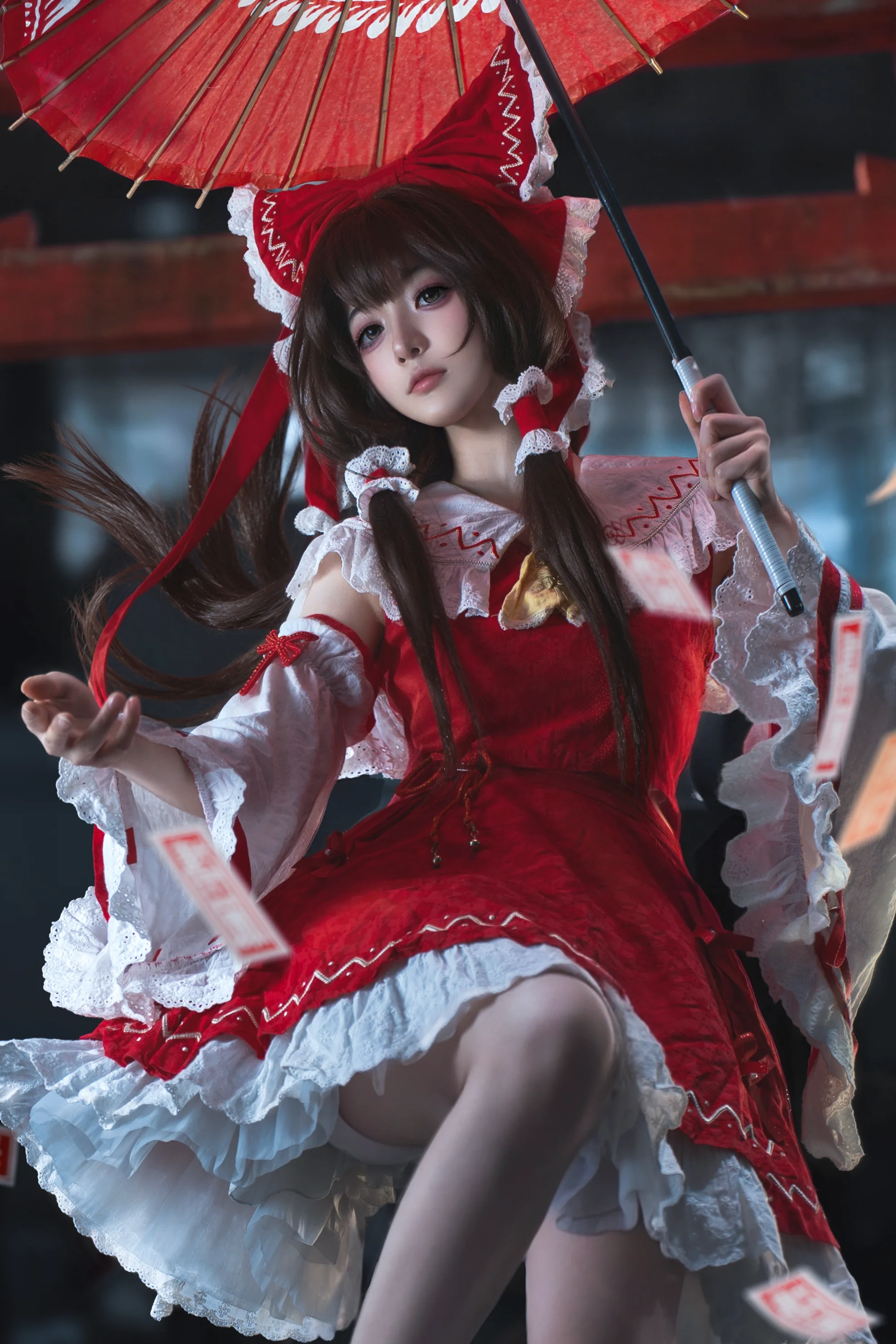 【博丽灵梦cos】东方Project幻想乡城管驾到，夜幕神社下的灵力瞬间 - 第 2 张