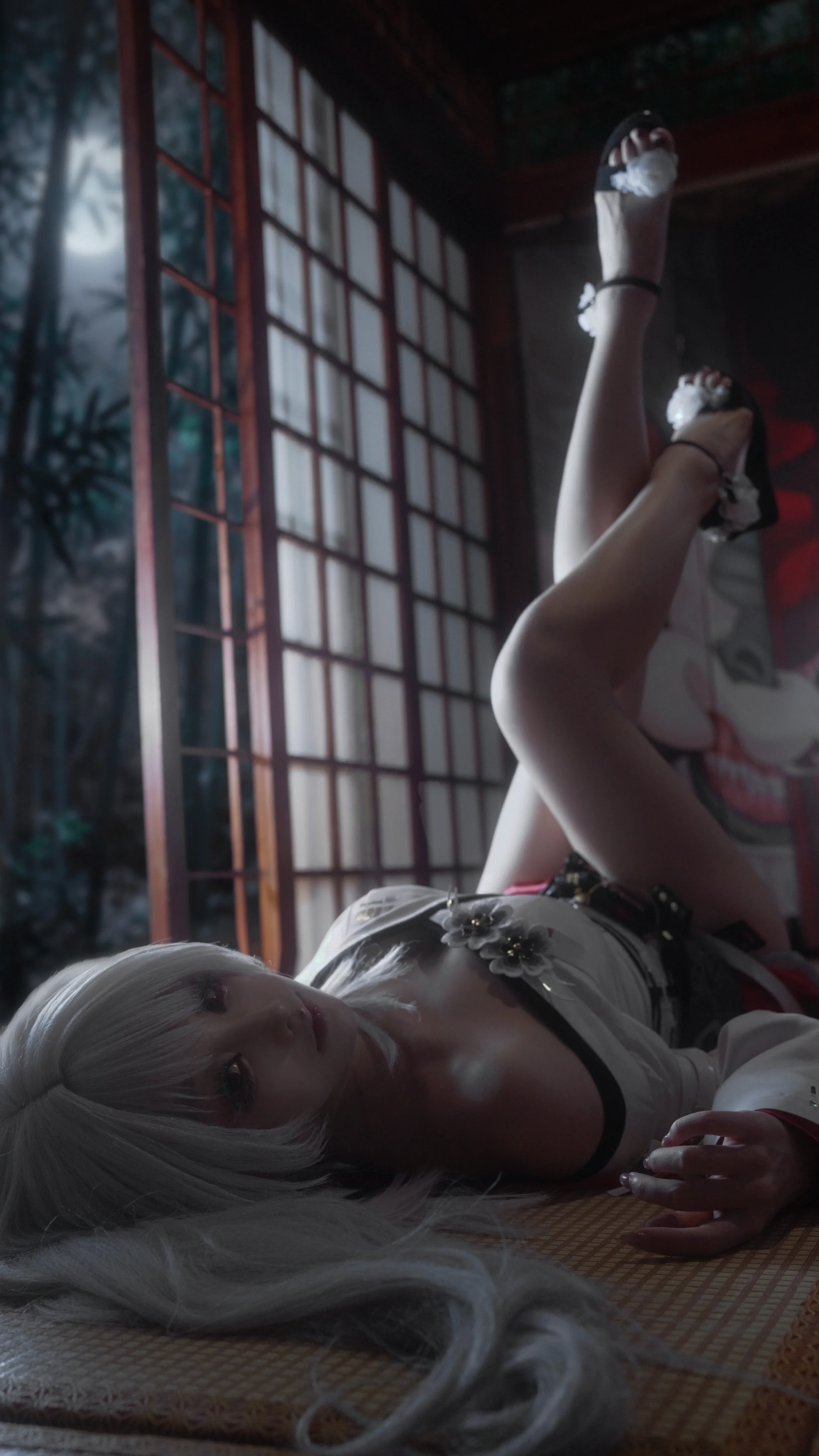 [Hiyuki cosplay] The Cold and Glamorous Blade in Wuthering Waves and the Japanese-Style Courtyard - Image 2