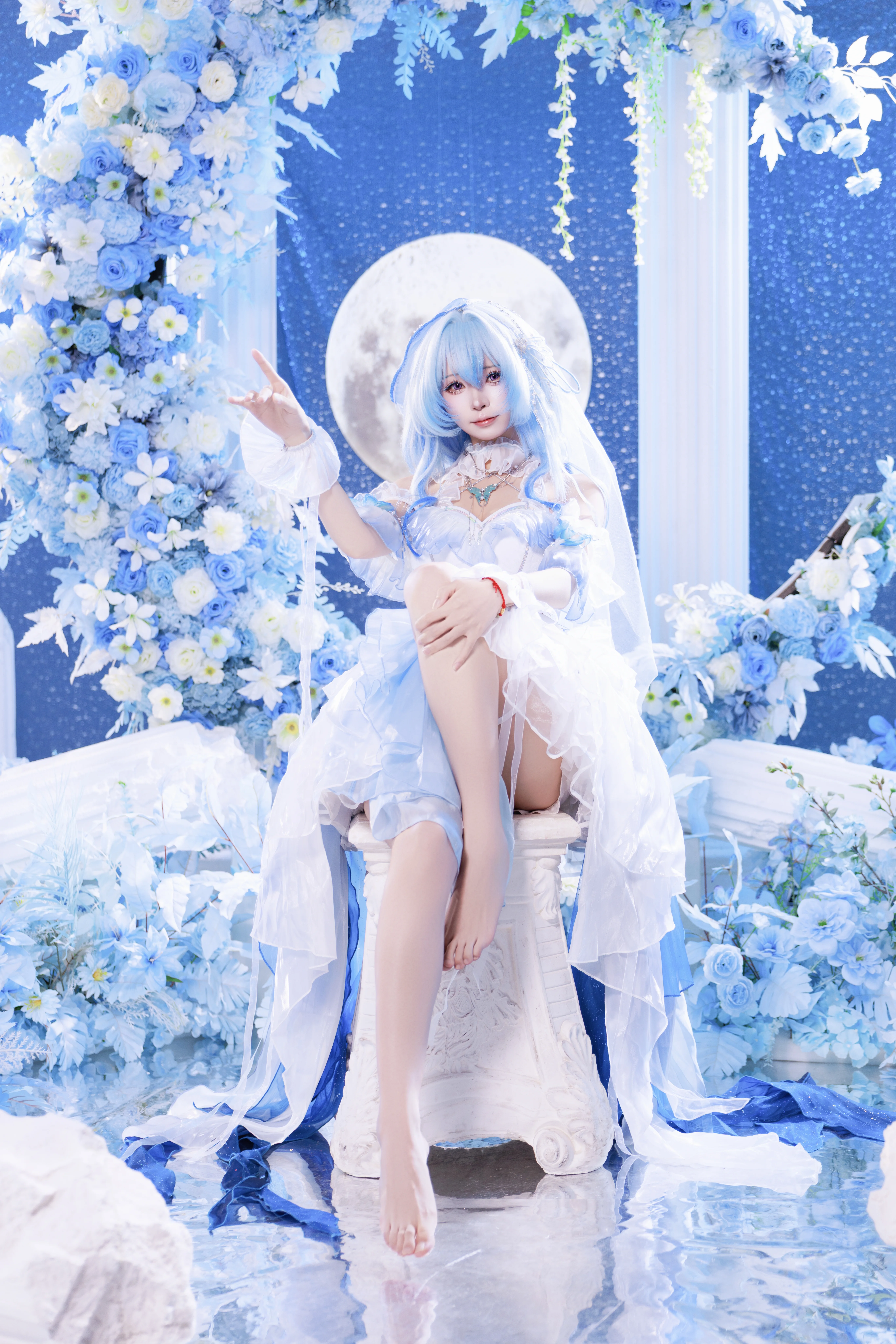 【守岸人cos】鸣潮清冷花嫁，月下蓝白交织的定格 - 第 2 张