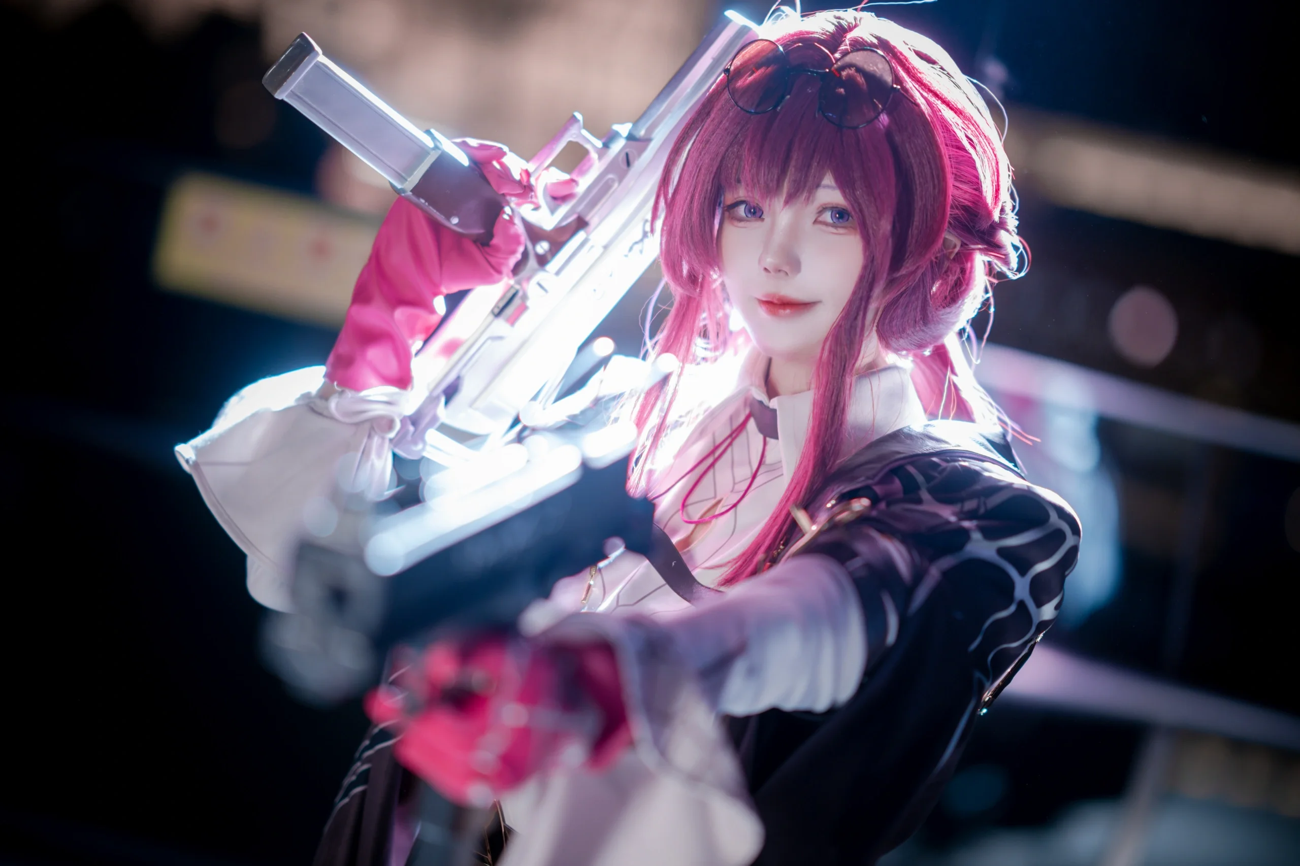 【卡芙卡cos】在虚幻与现实的交界，聆听星穹的低语 - 第2张