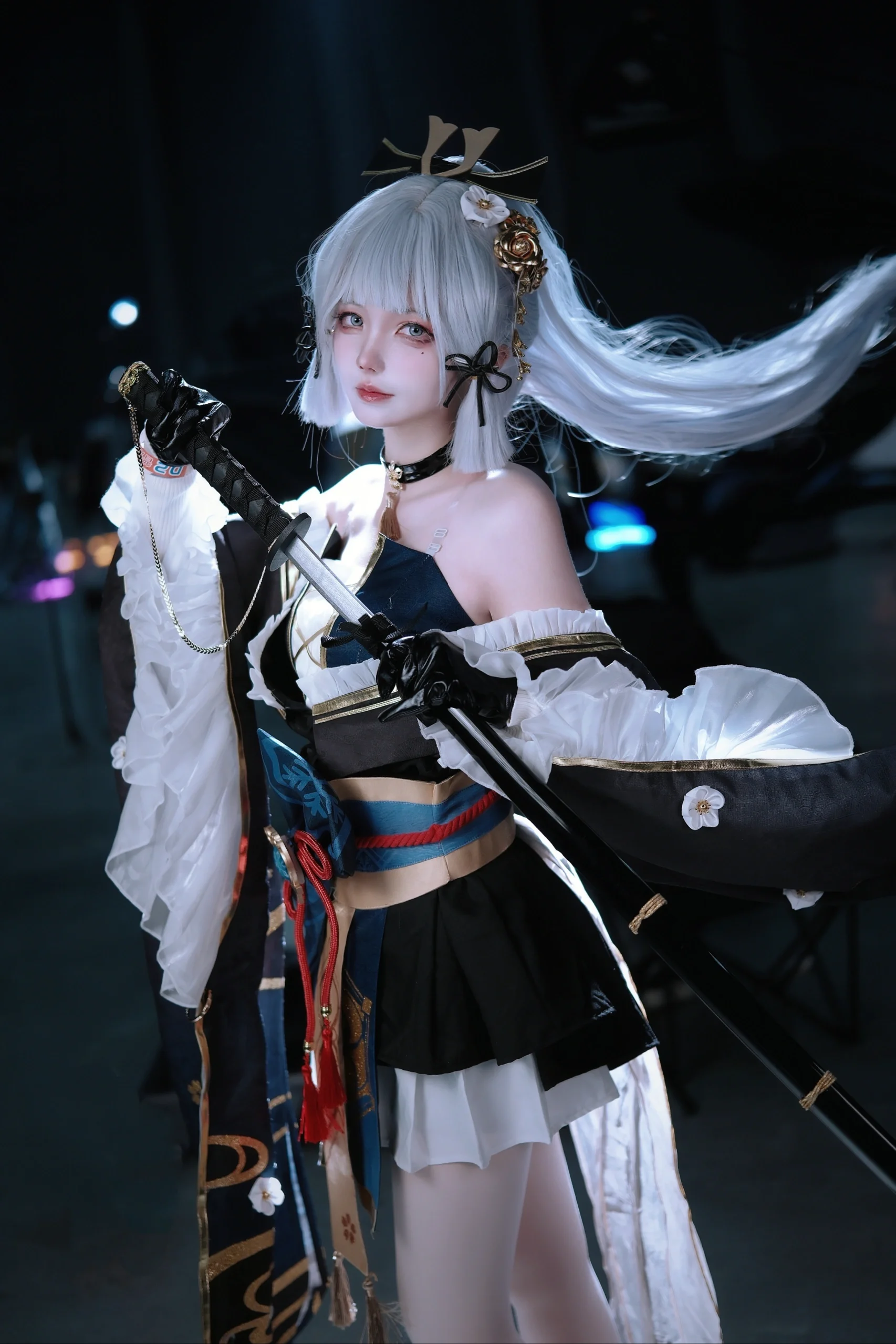 【神里绫华cos】黑道千金的霜刃，在暗影中流转 封面