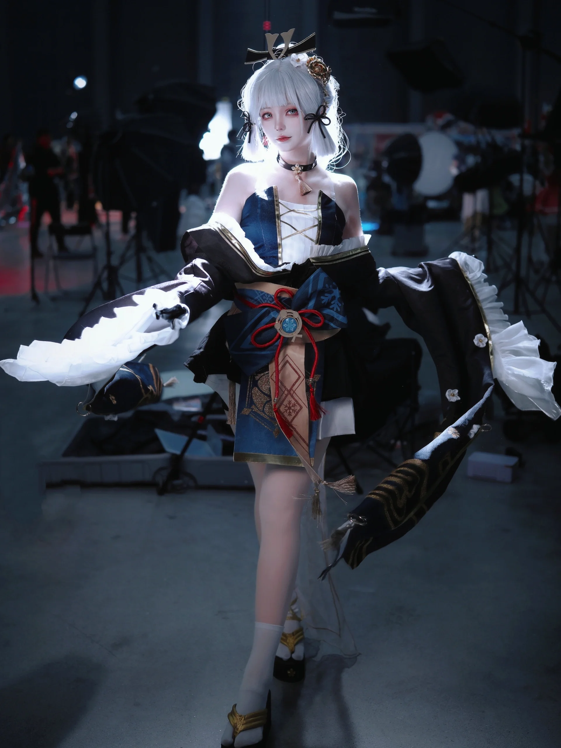 【神里绫华cos】黑道千金的霜刃，在暗影中流转 - 第2张