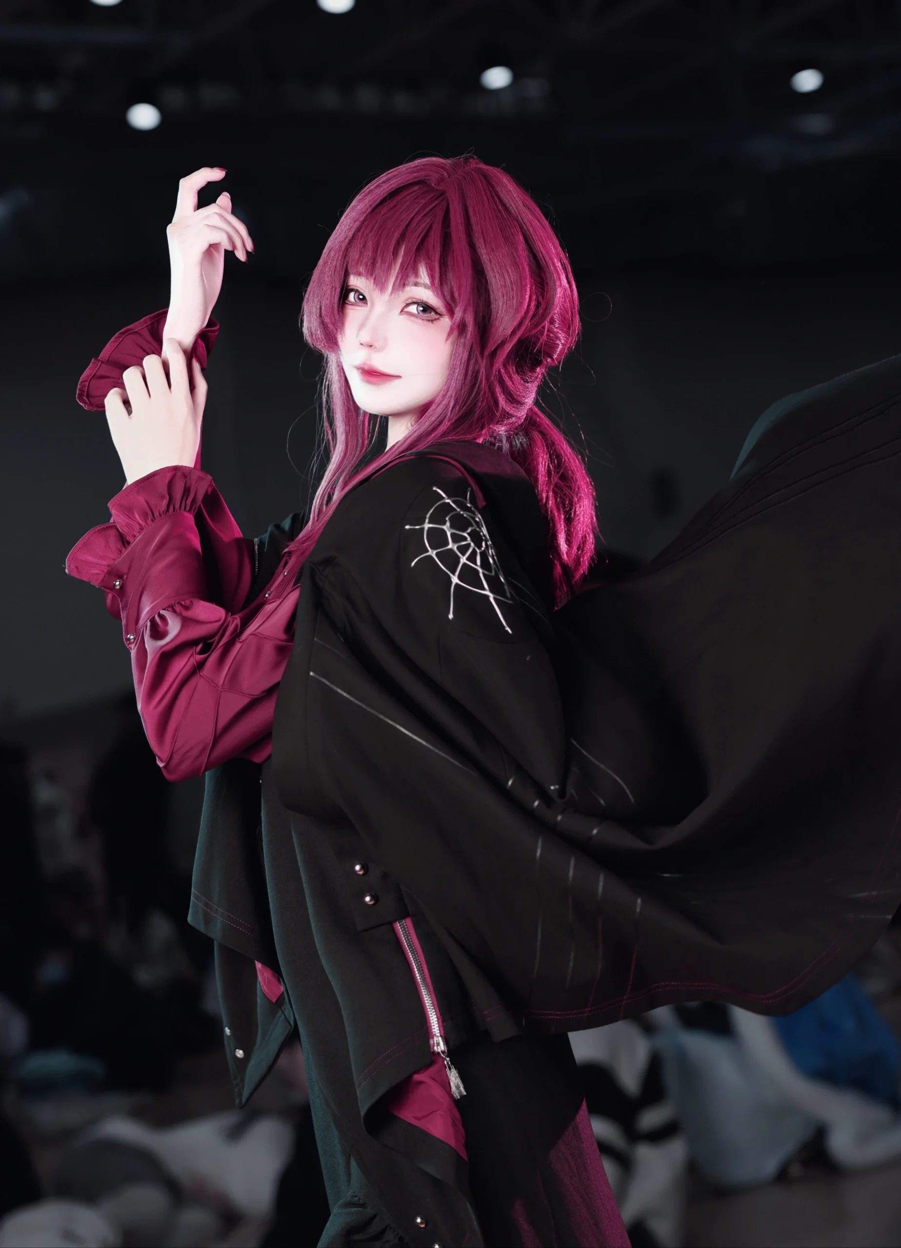 【卡芙卡cos】过年回老家漫展的穿搭思路，这套印象服太出片了 - 第 4 张
