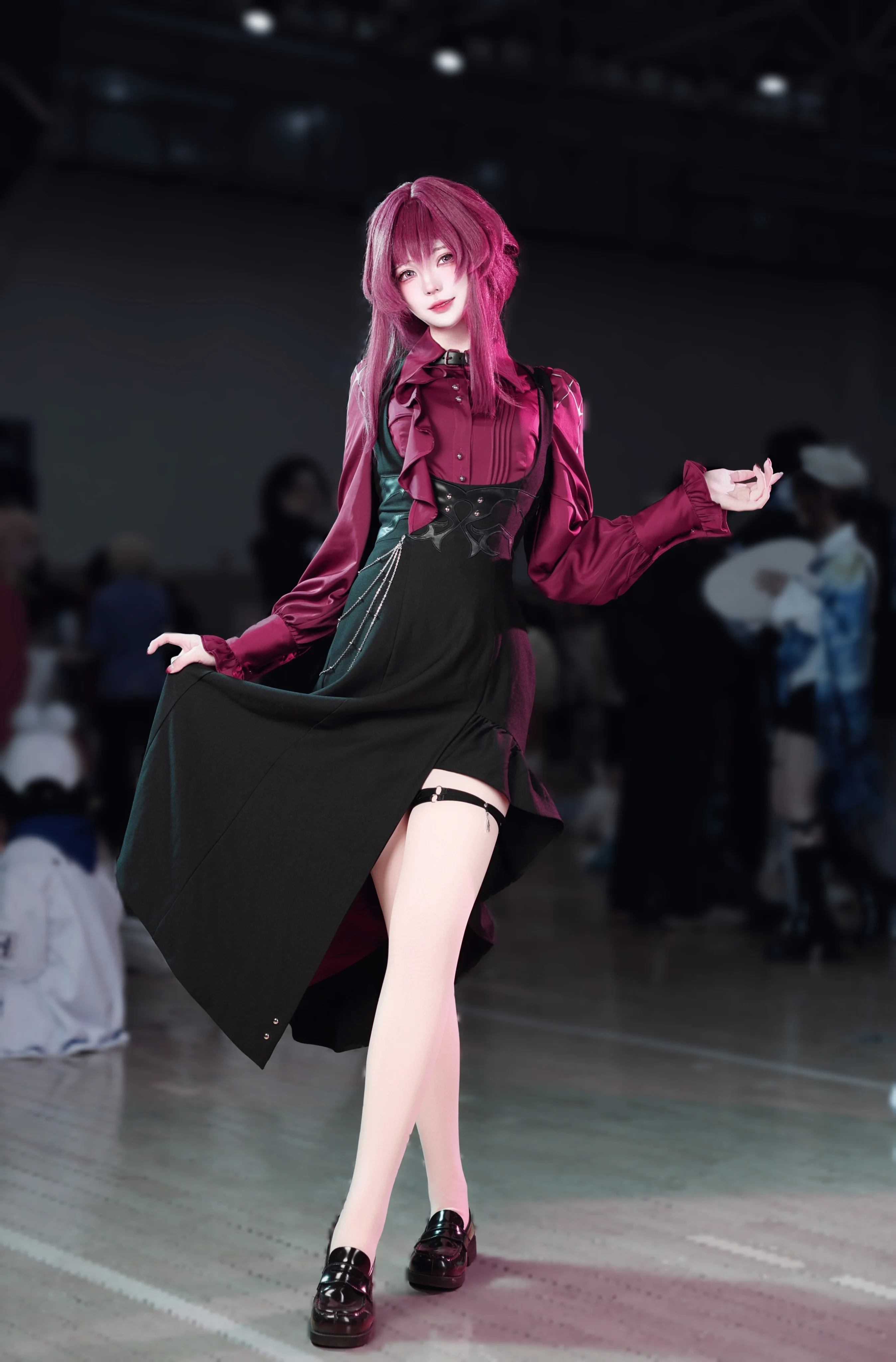 【卡芙卡cos】过年回老家漫展的穿搭思路，这套印象服太出片了