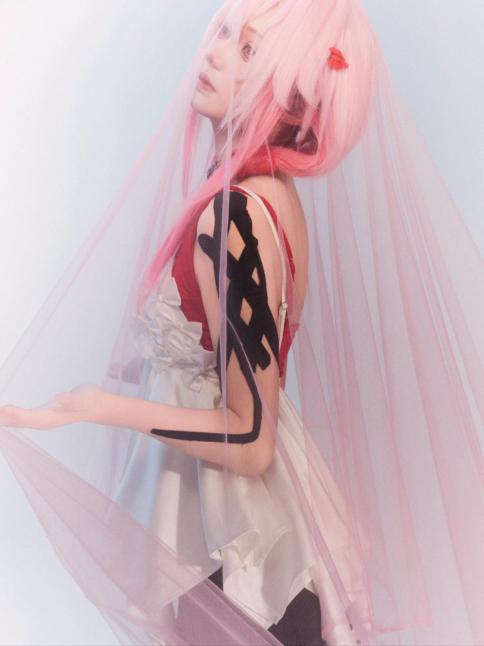 [Yuzuriha Inori cosplay] The Apocalypse and Life of Guilty Crown: Freezing Textured Moments in a Magazine Style - Image 3