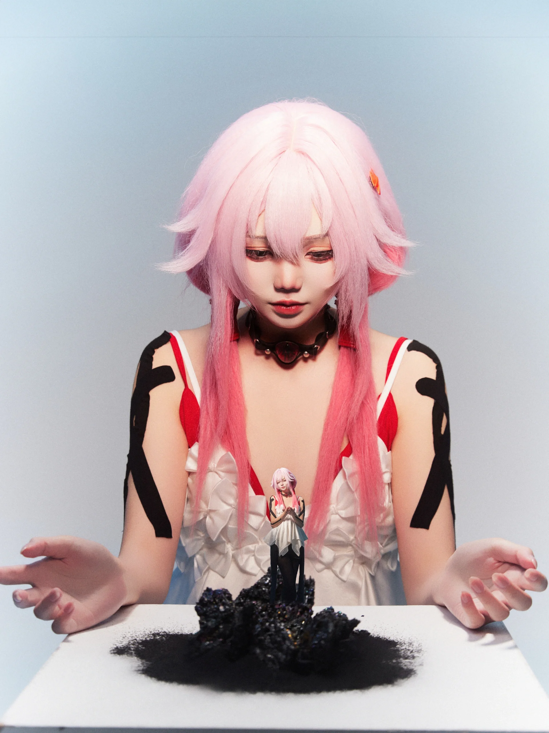 [Yuzuriha Inori cosplay] The Apocalypse and Life of Guilty Crown: Freezing Textured Moments in a Magazine Style - Image 4