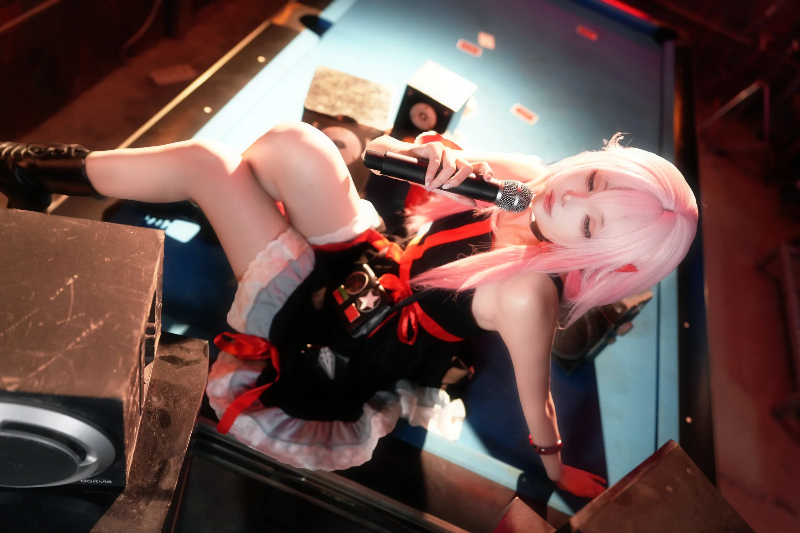 【楪いのり コスプレ】ギルティクラウンのピンクの歌姫、今日も没入感たっぷりの再現 - 2 枚目