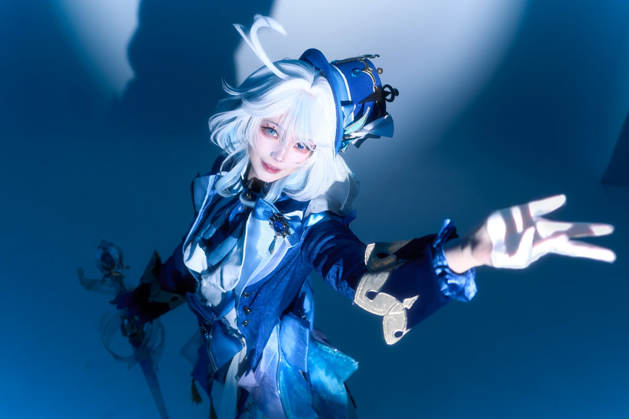 【芙宁娜cos】在光影中沉淀，用情感去共鸣 - 第 4 张
