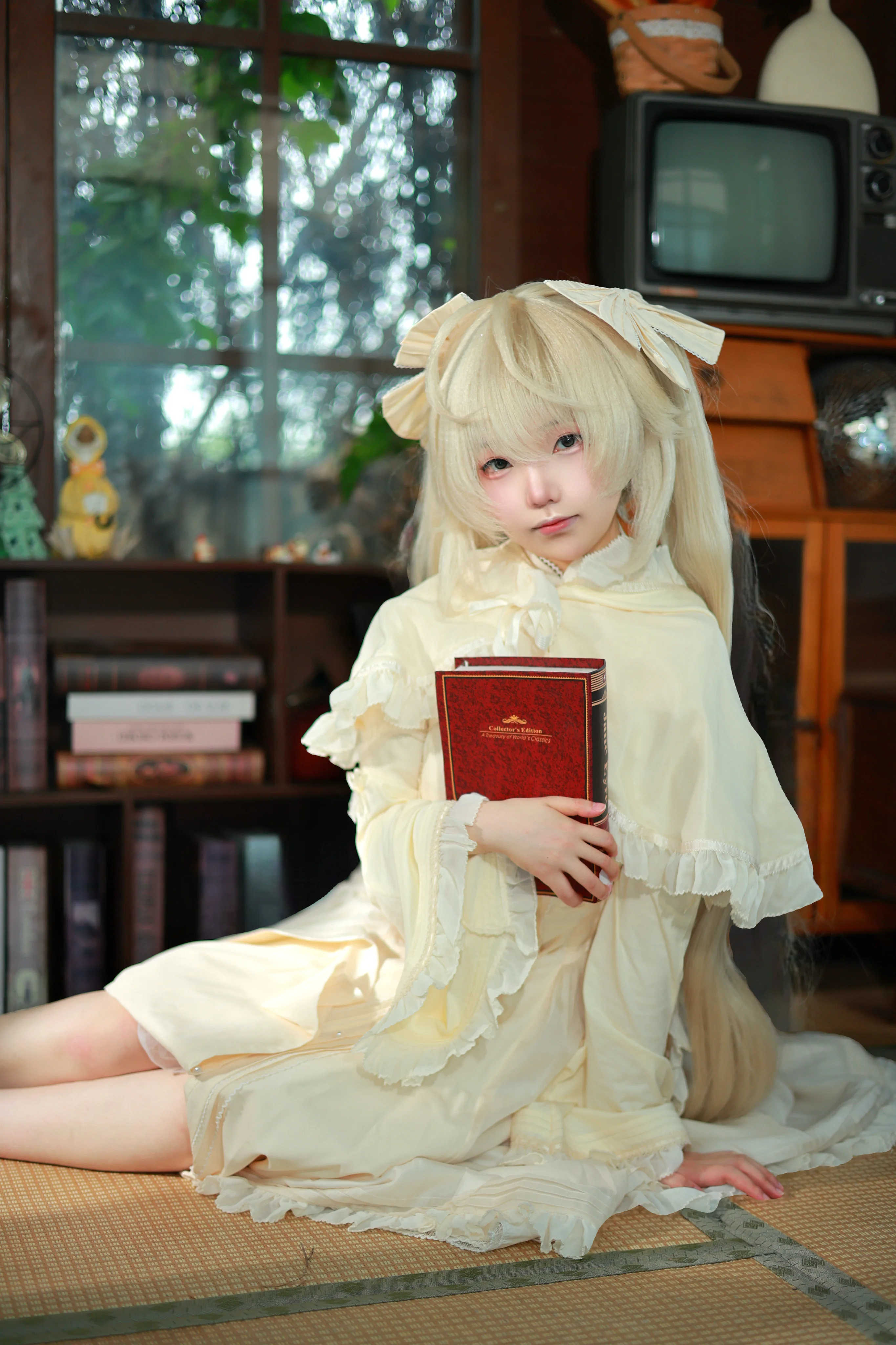 【春日野穹cos】雨天里的湿润静谧，与玩偶的午后时光 - 第 4 张