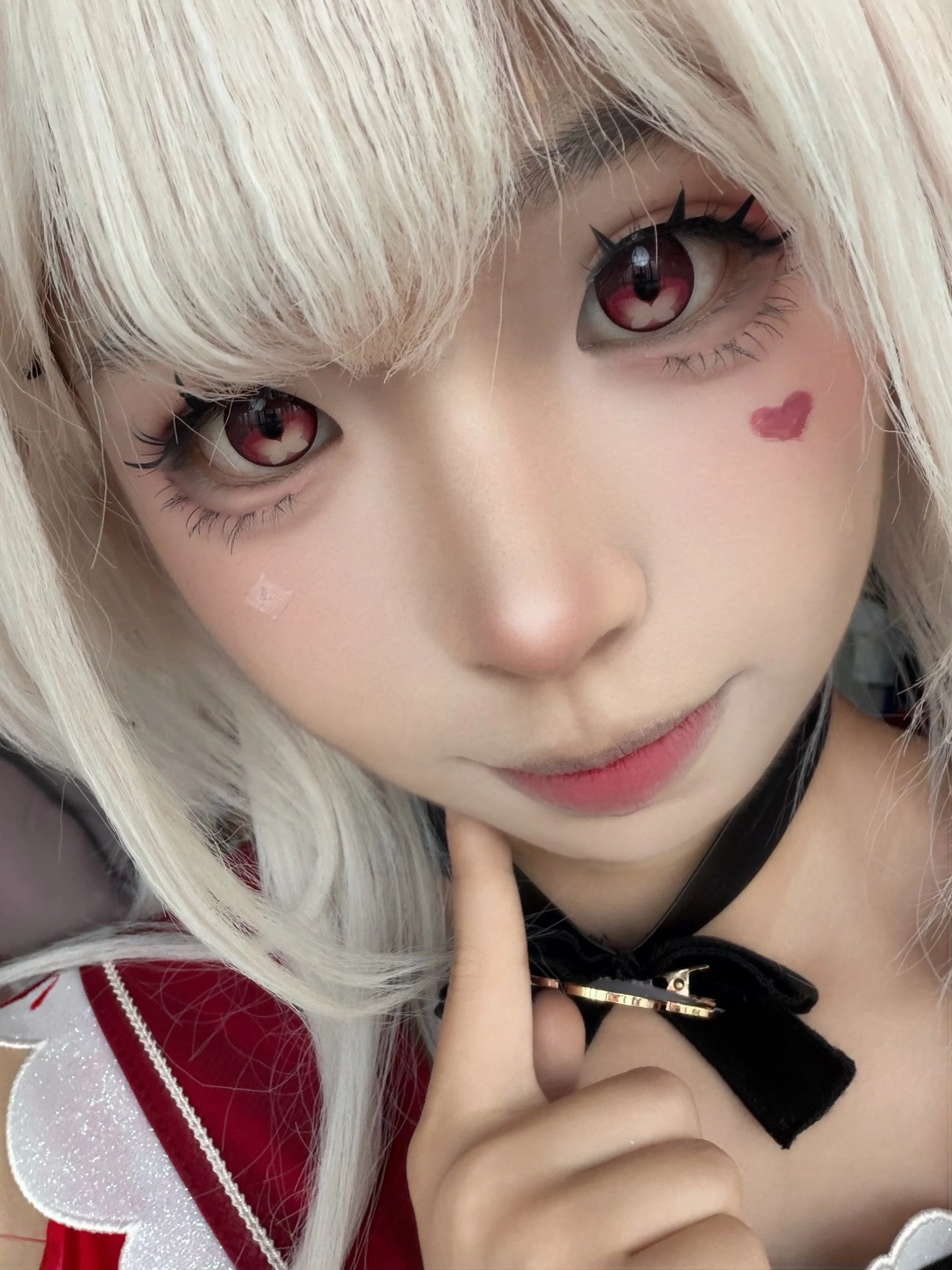 【火花cos】崩壞星穹鐵道里的少女感，紅心印記與銀白髮絲