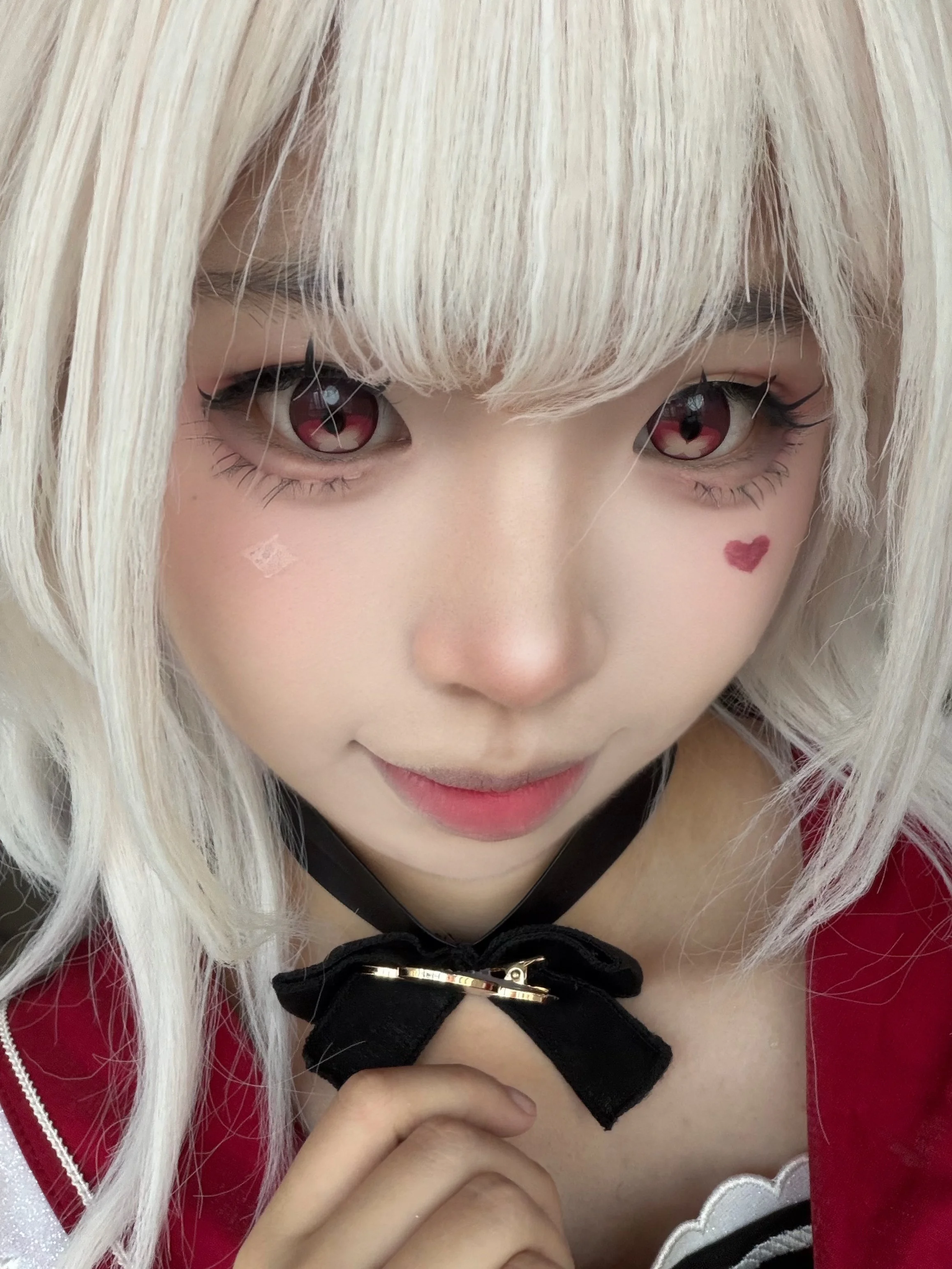 【火花cos】崩壞星穹鐵道里的少女感，紅心印記與銀白髮絲 - 第 2 張