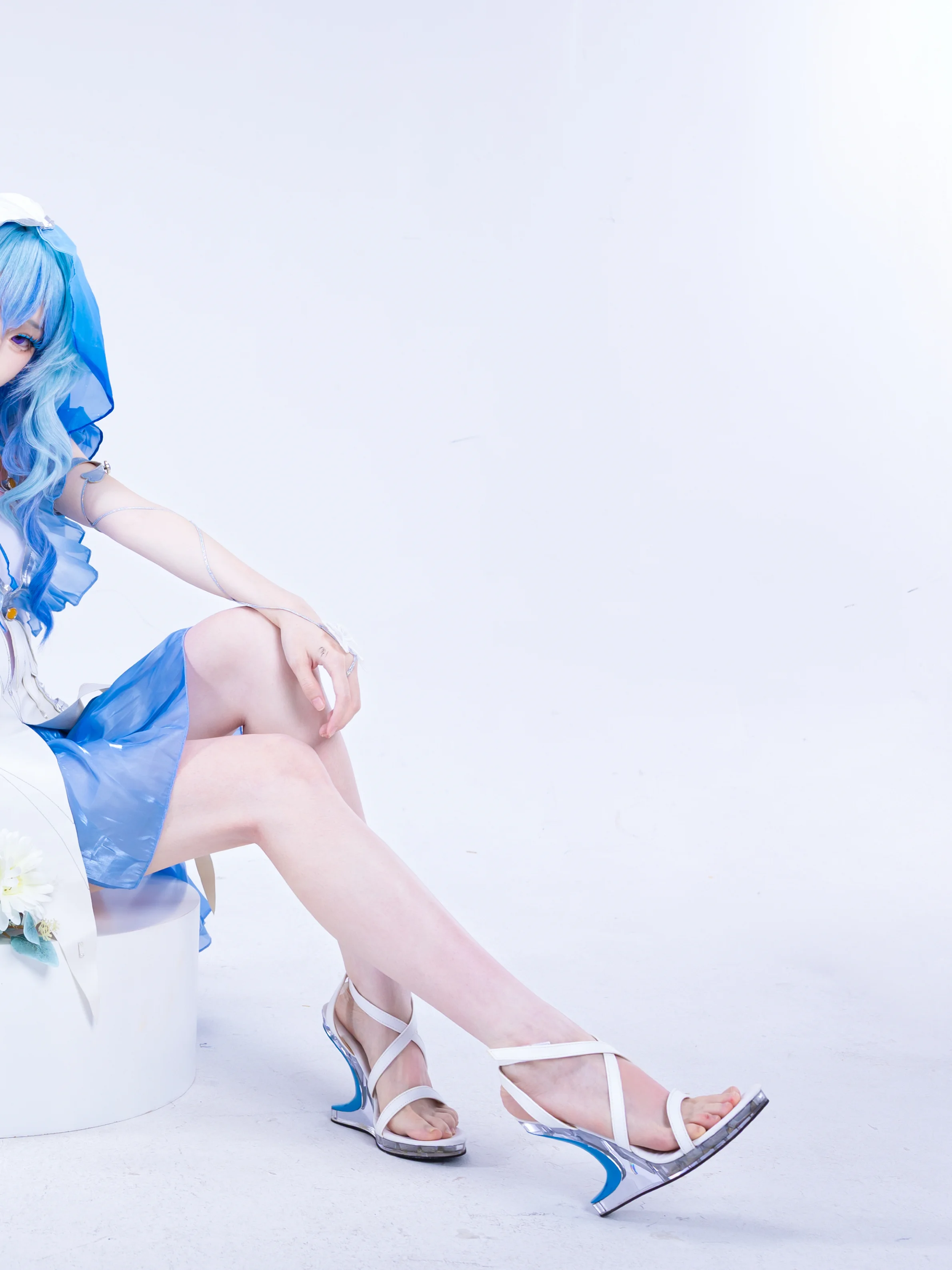 【守岸人cos】蓝白主调定格鸣潮的静谧时刻 - 第 3 张