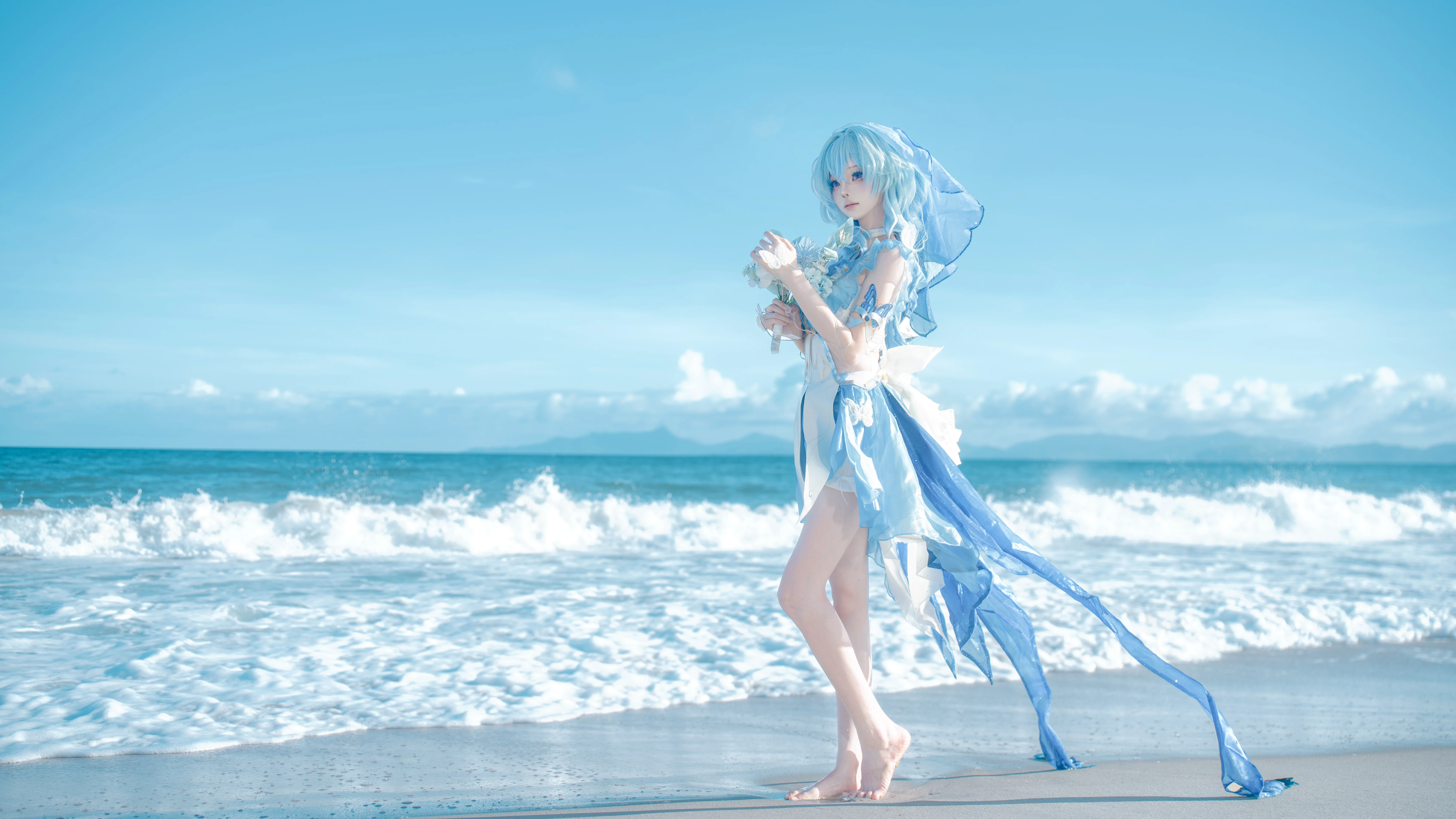 【ショアキーパー コスプレ】海風にたゆたう青、ショアキーパーの一瞬の光を捉えて