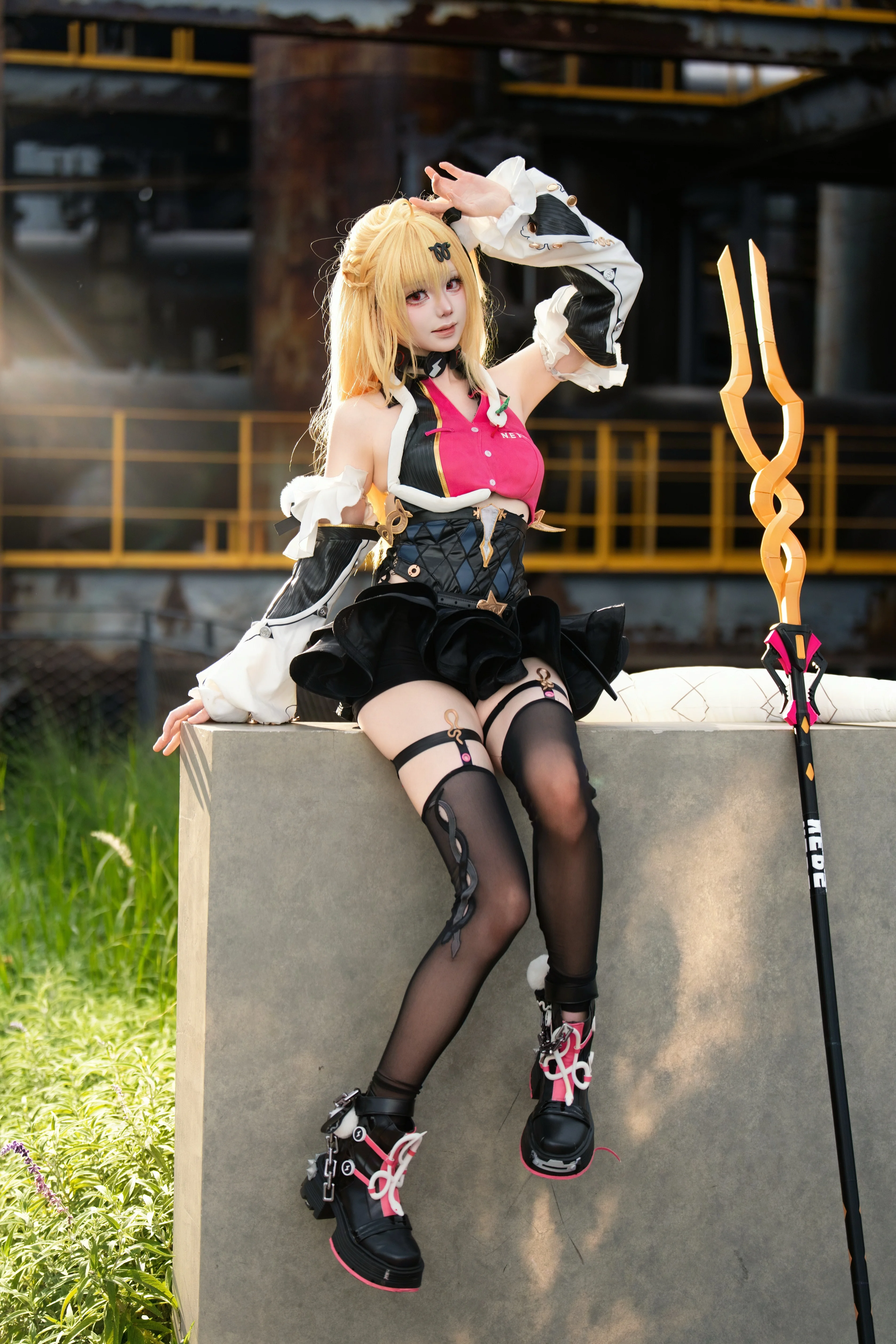 【希希芙cos】绝区零工业废土中的粉黑格调