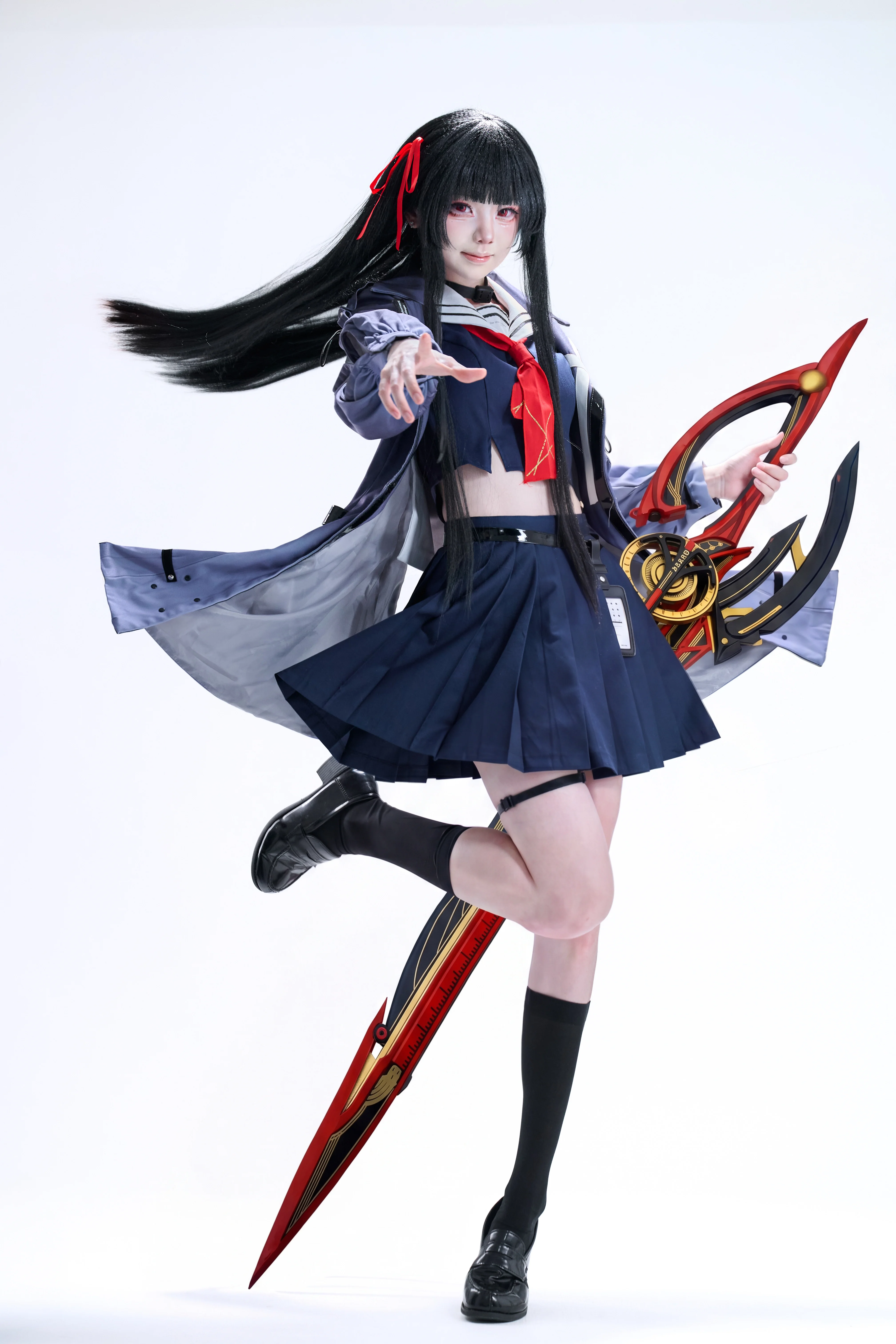 【千咲cos】鸣潮里的剪刀少女，白棚里的凌厉瞬间 - 第 3 张