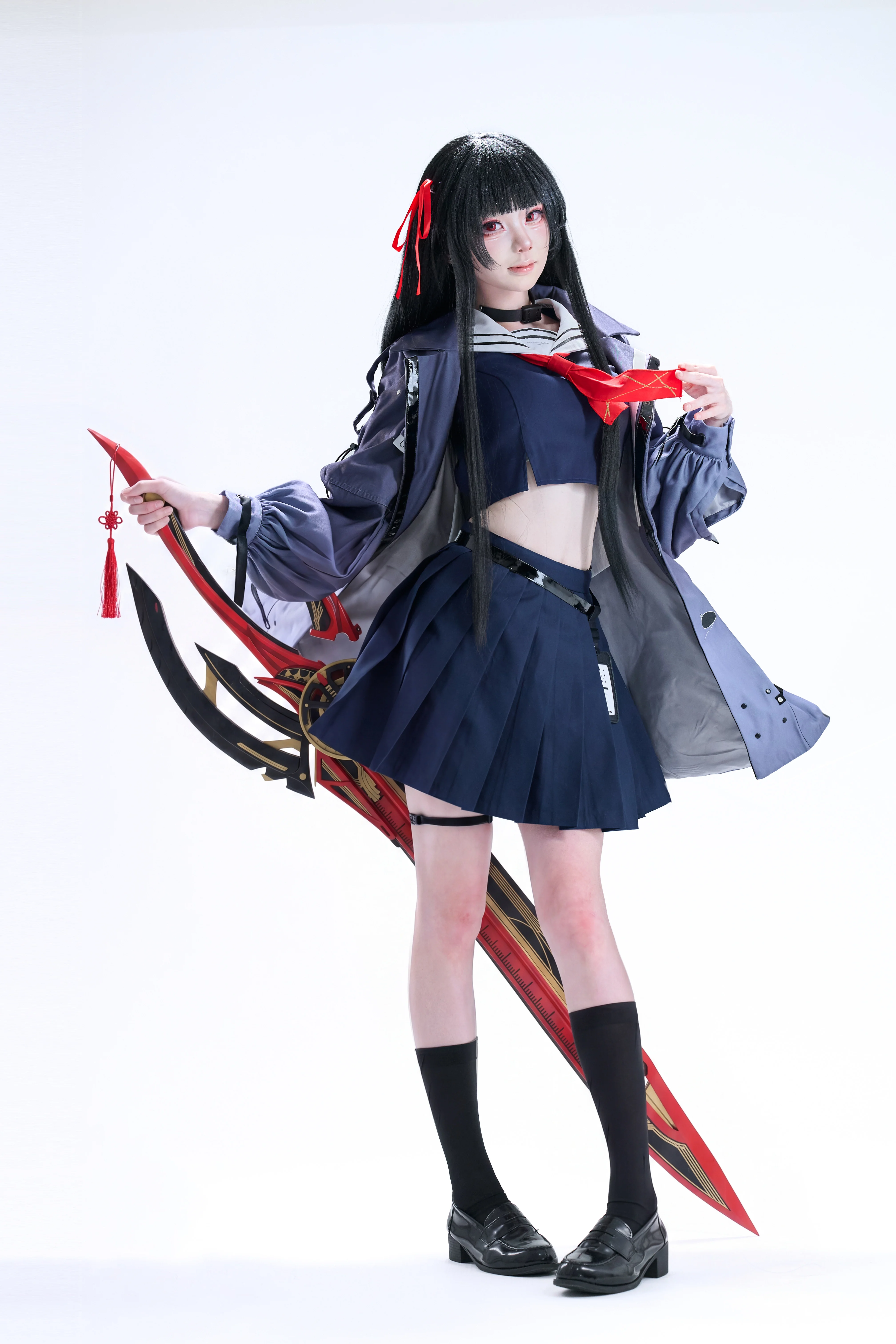 【千咲cos】鸣潮里的剪刀少女，白棚里的凌厉瞬间 - 第 4 张