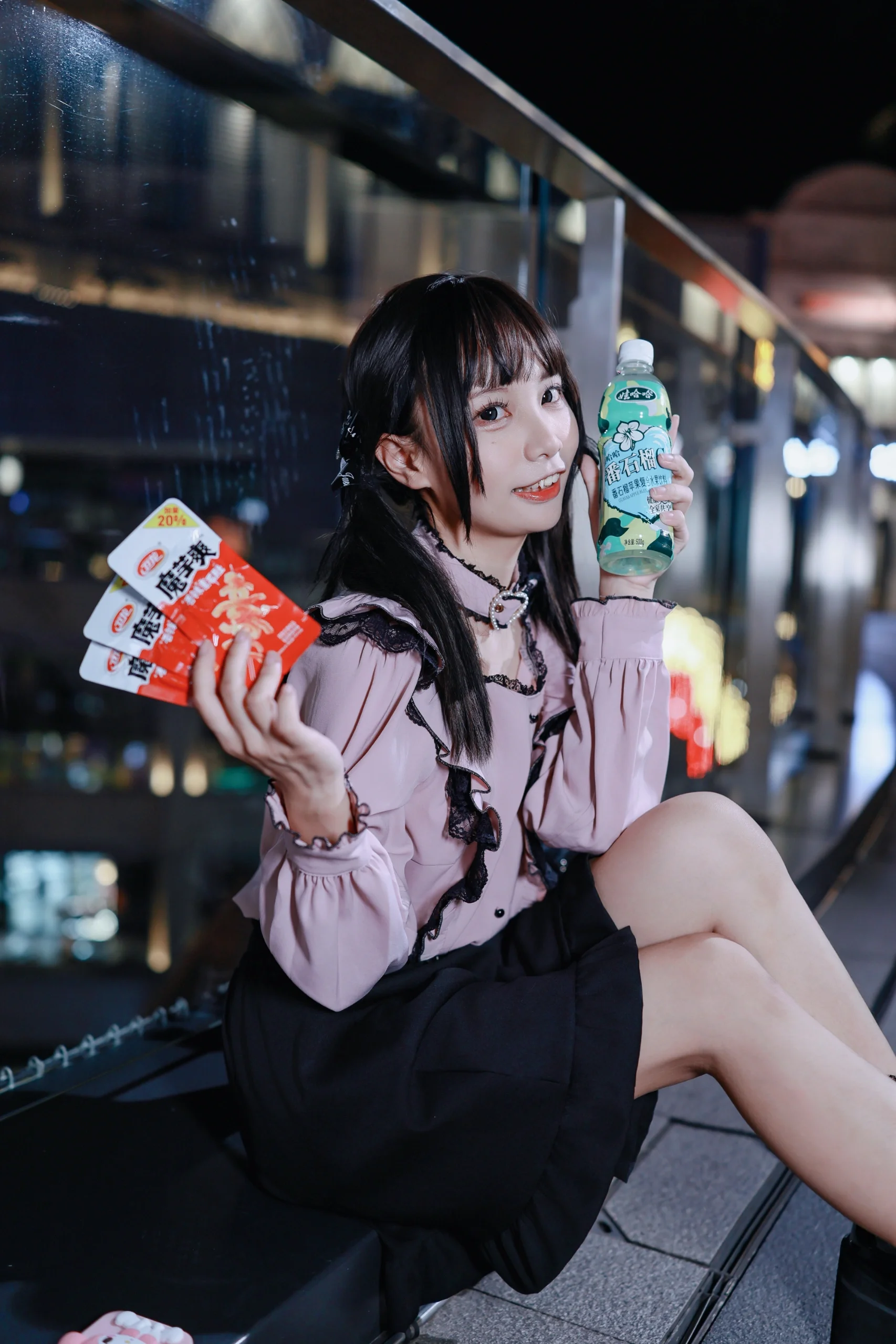 [Yua cosplay] Recreating the Sweet-Cool Look of "Tomorrow, I'll Be Someone's Girlfriend" on the Streets of Nanning - Image 9