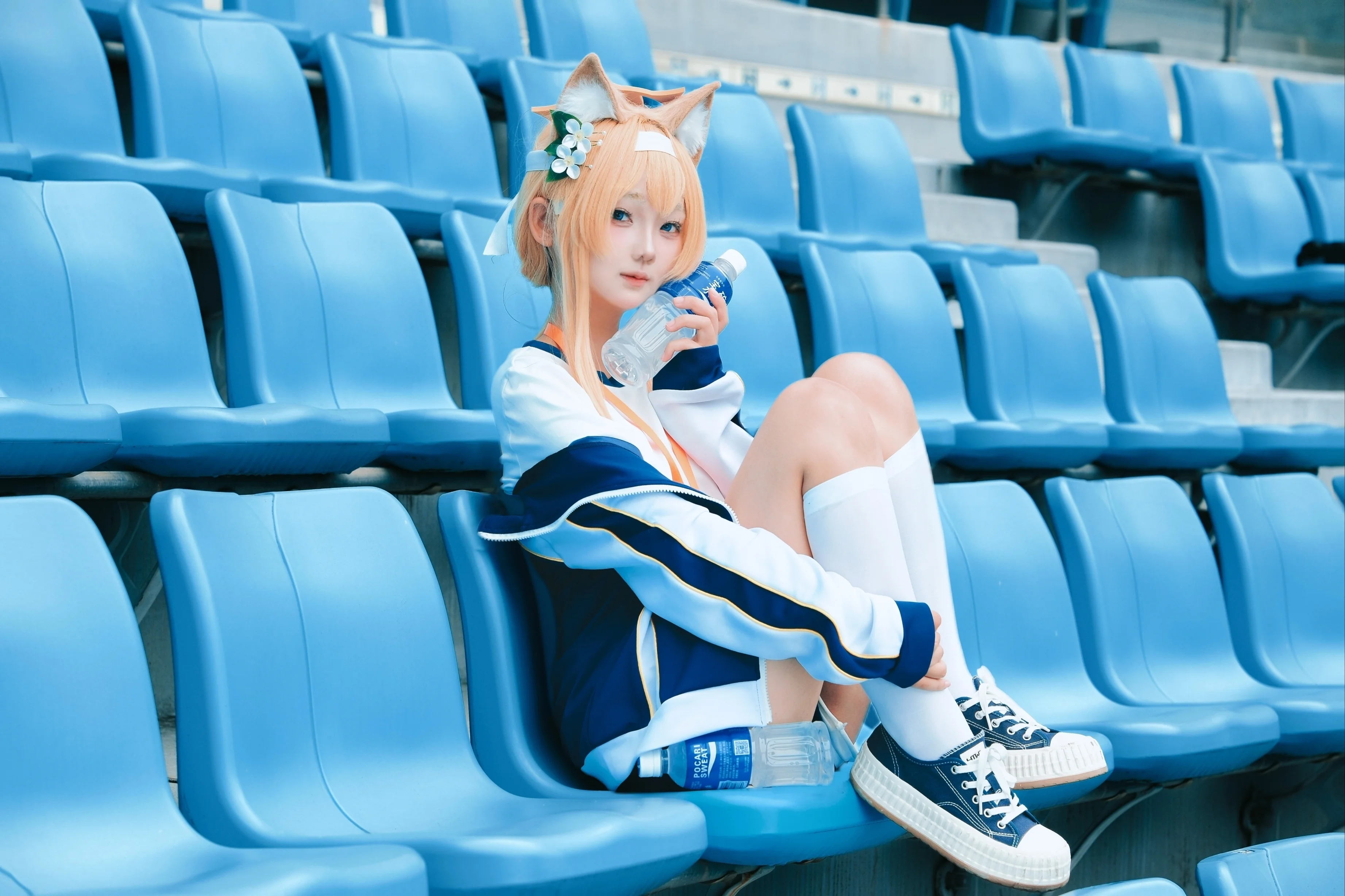 [Iochi Mari cosplay] A Little Orange Cat in the Stadium, Remember to Hydrate! - Image 3