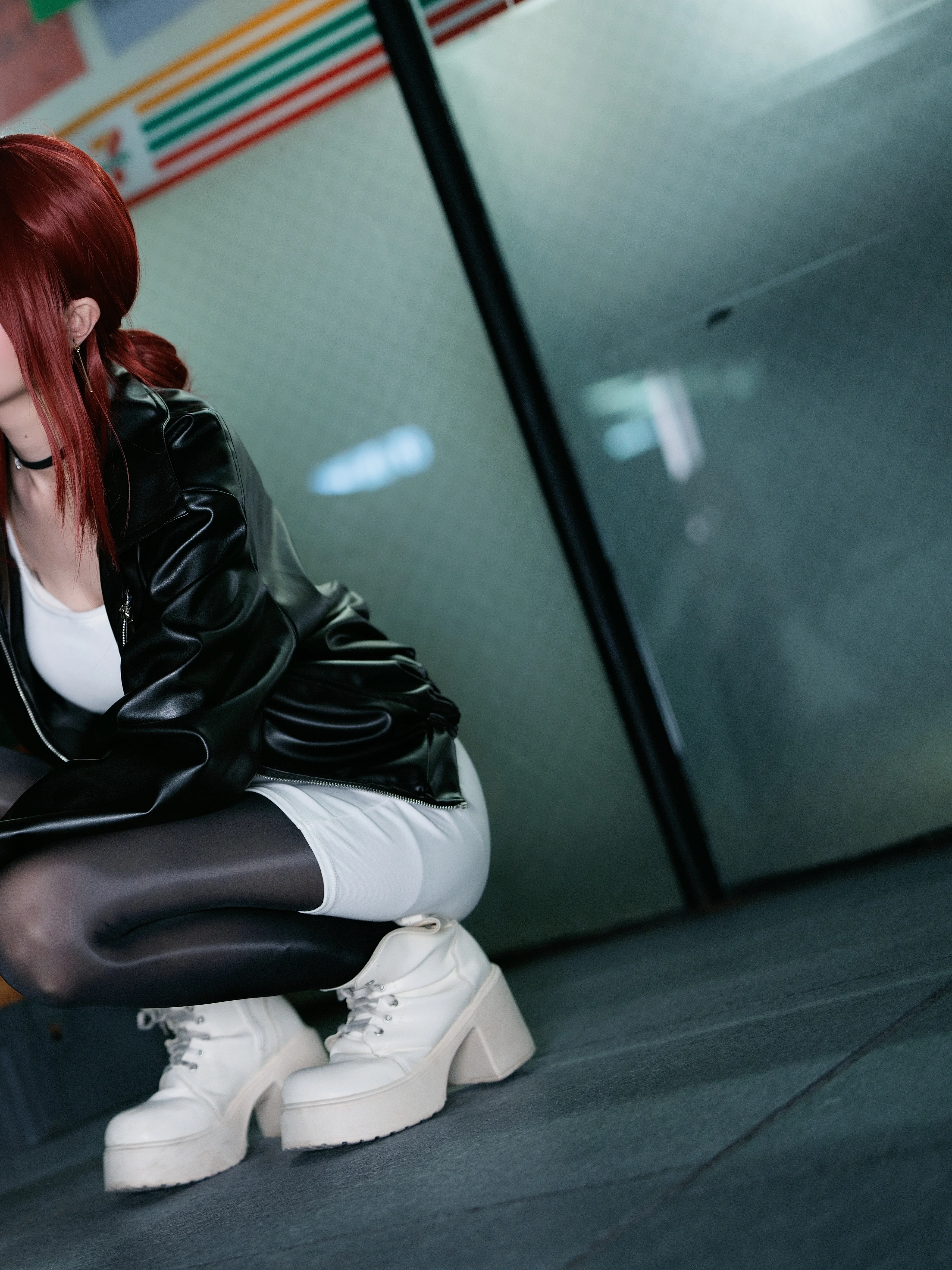 [Miss Yamada cosplay] A Moment at the Back Door of the Convenience Store - Image 3