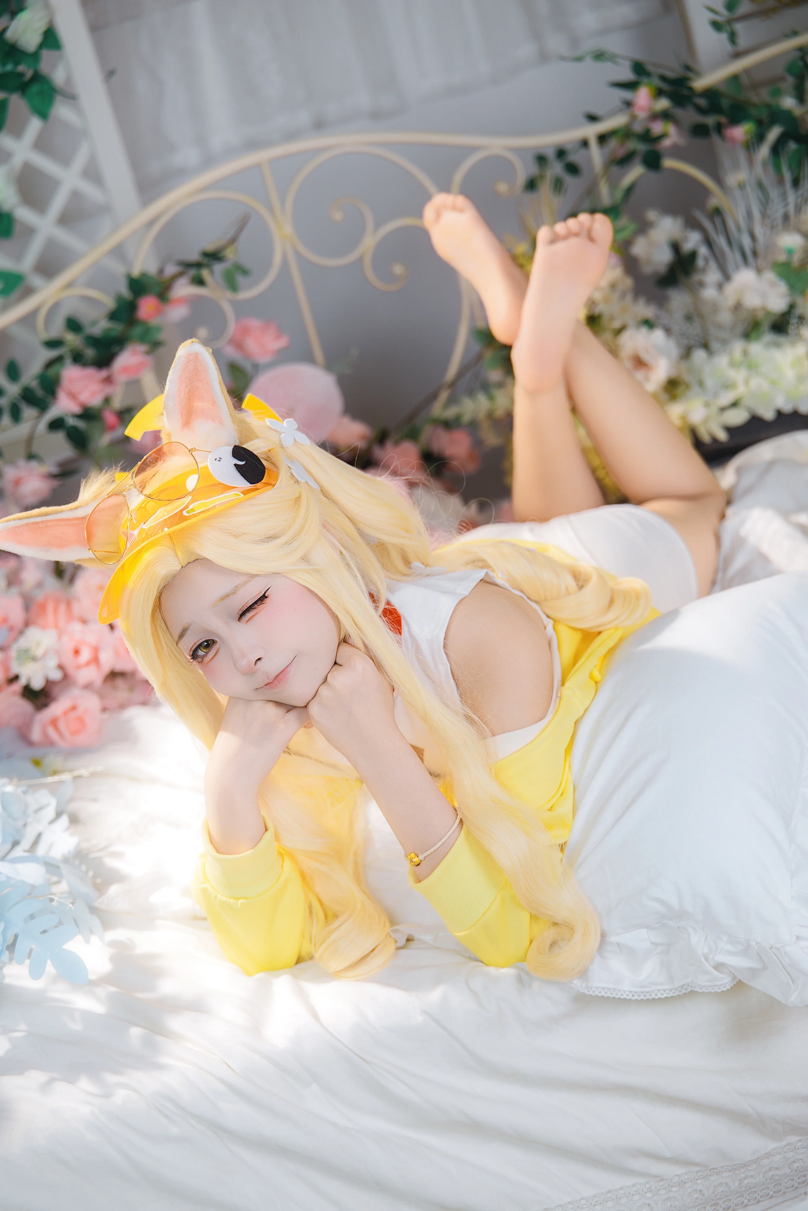 [Seia Yurizono cosplay] Sunshine and Fluff in Blue Archive - Image 2