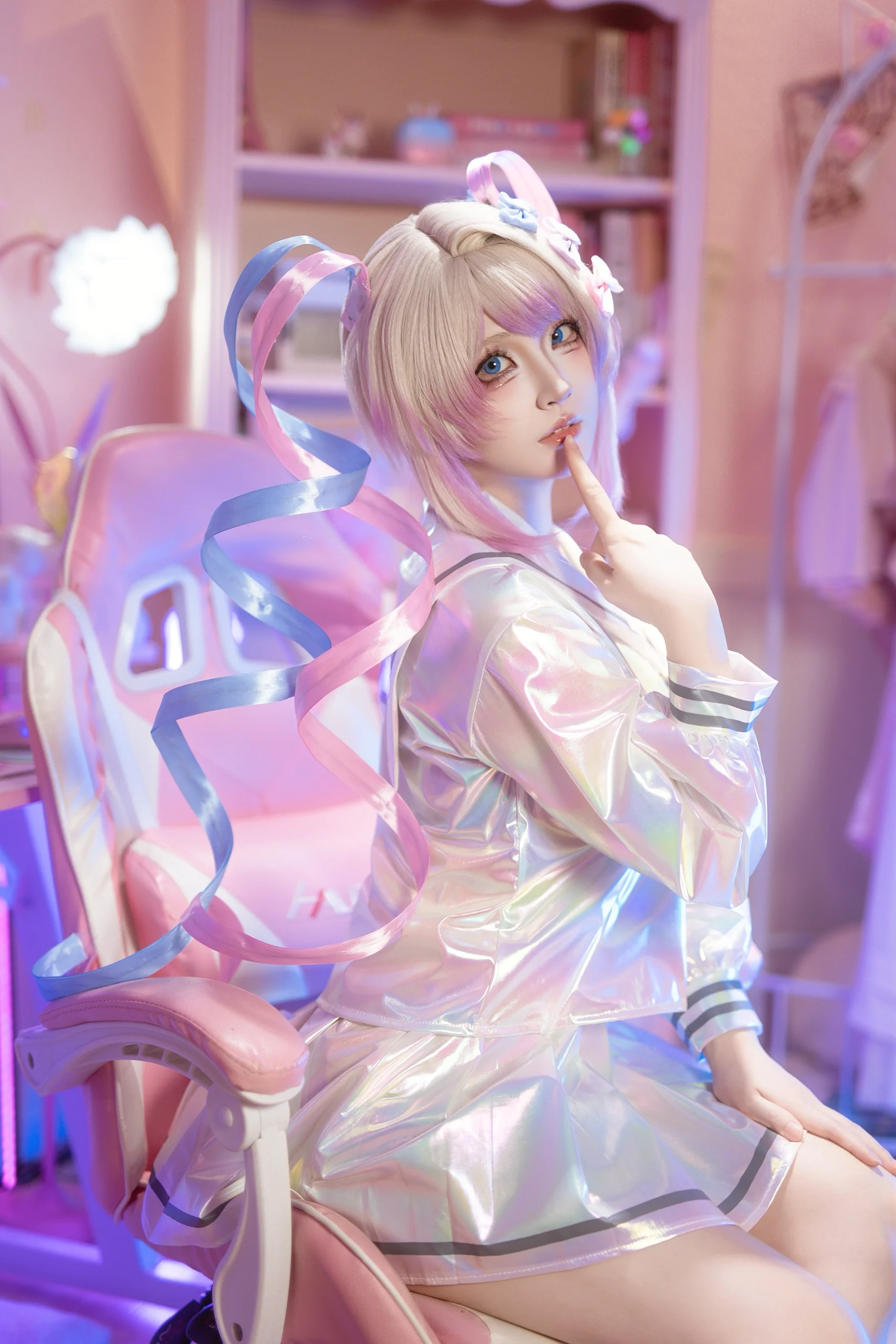 【超天酱cos】梦幻电竞空间里的Iridescent流光 - 第 2 张