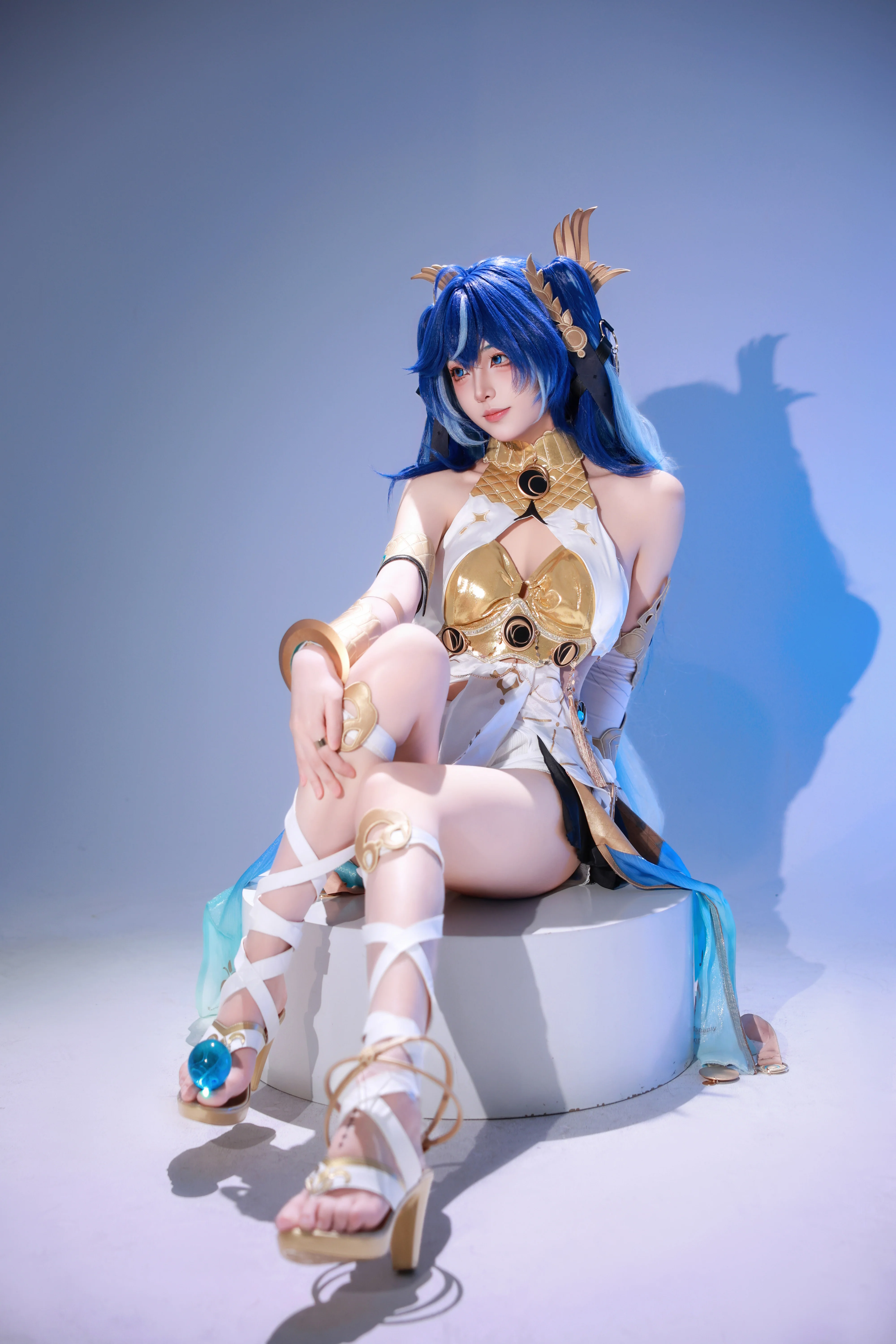 【尤诺cos】白棚里的蓝发与金色誓言 - 第 2 张