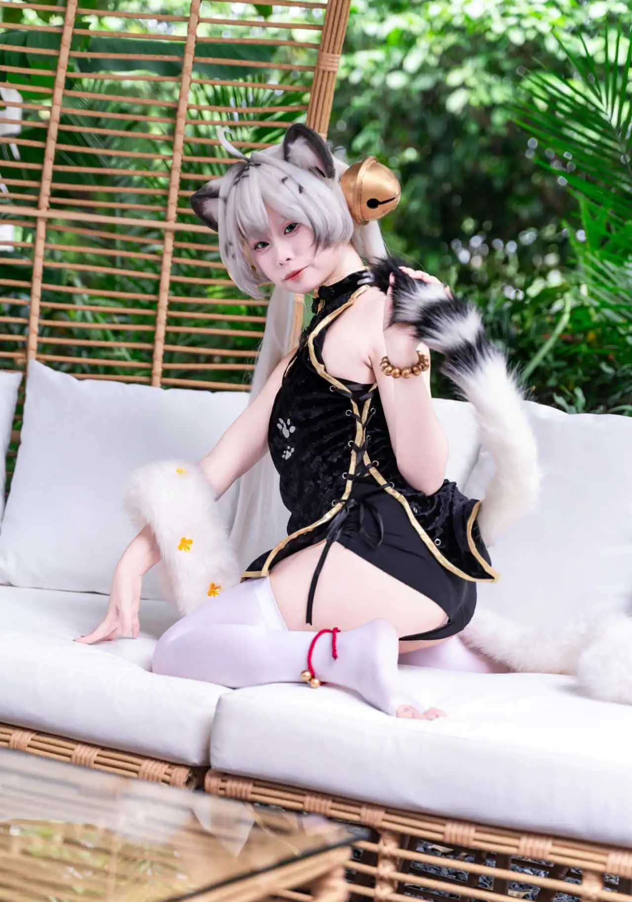 【白虎娘cos】虎啸风生，化身丛林里的灵动小虎 - 第 1 张
