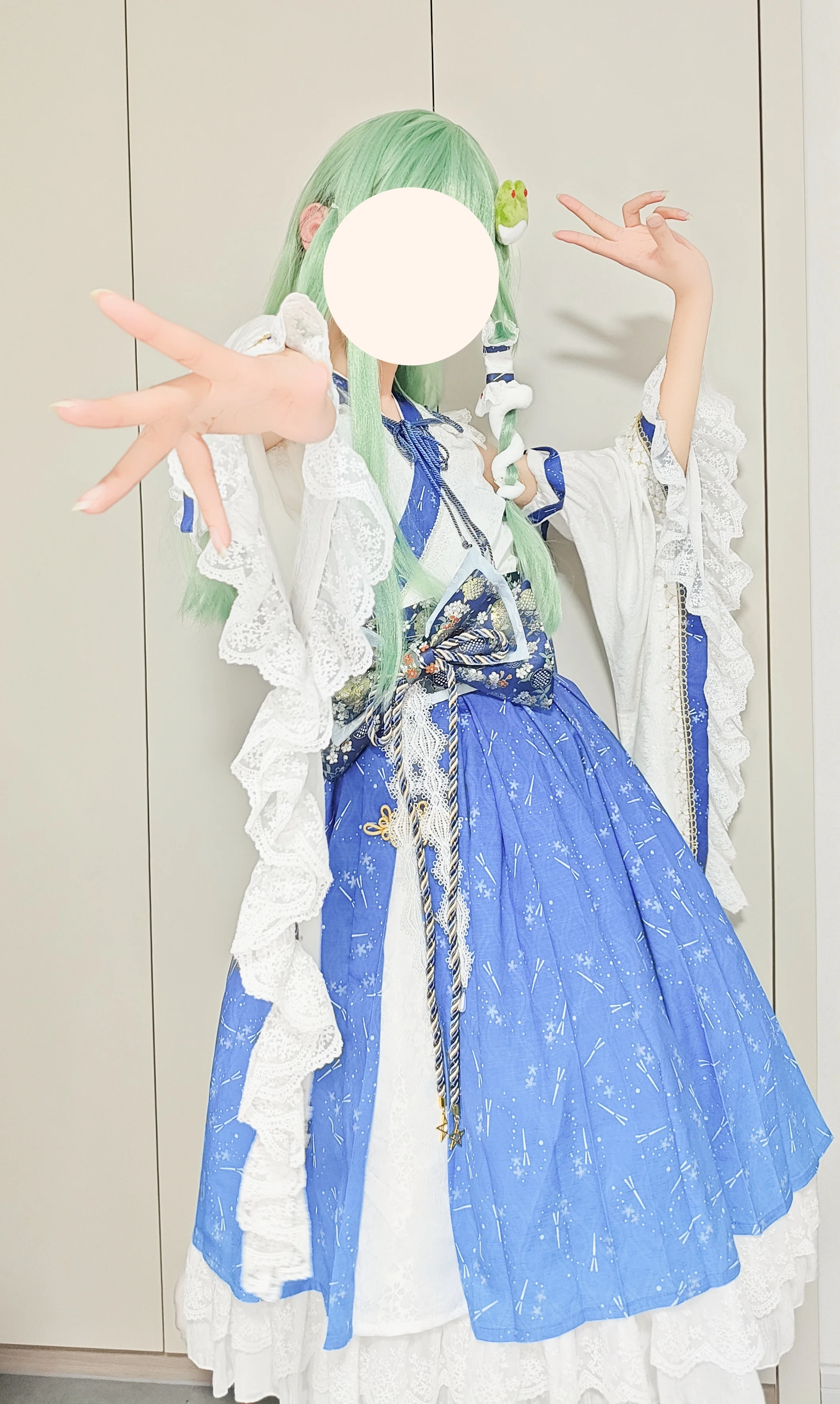 【東風谷早苗 コスプレ】守矢神社の巫女、今日も祈祷中