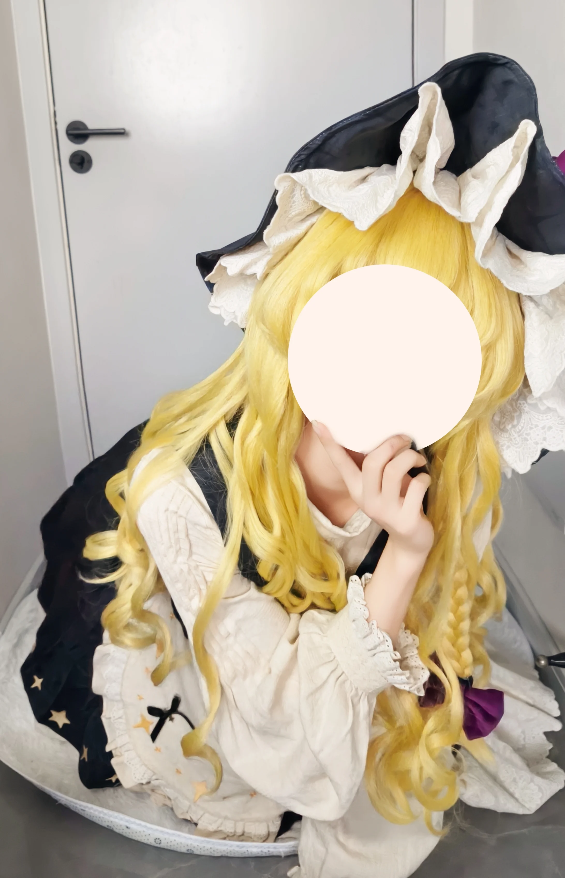 [Marisa cosplay] Touhou Project's Classic Witch Costume, the Apron Details are Richly Layered - Image 2