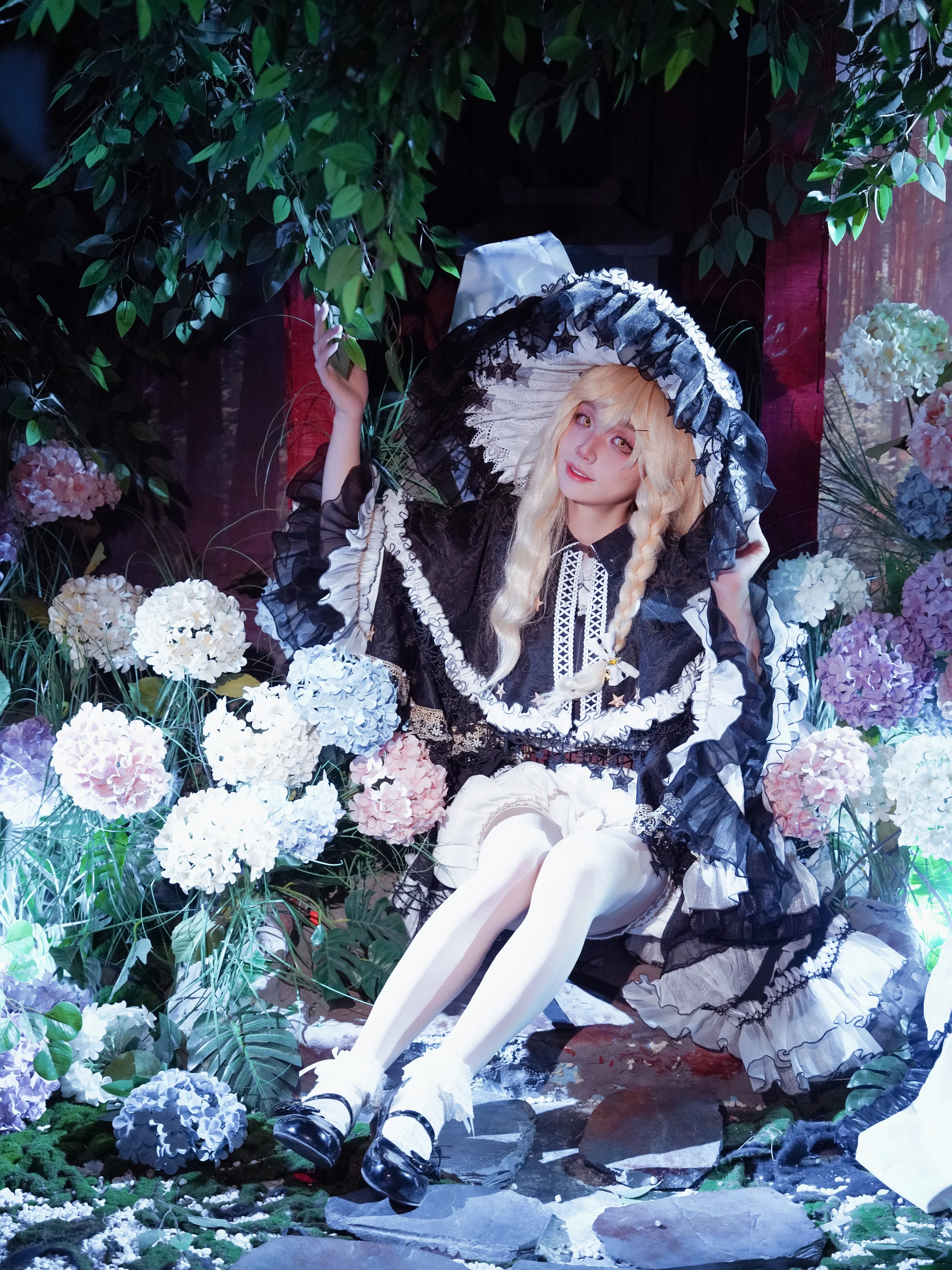 【雾雨魔理沙cos】偷跑进博丽神社的花丛里 - 第 2 张